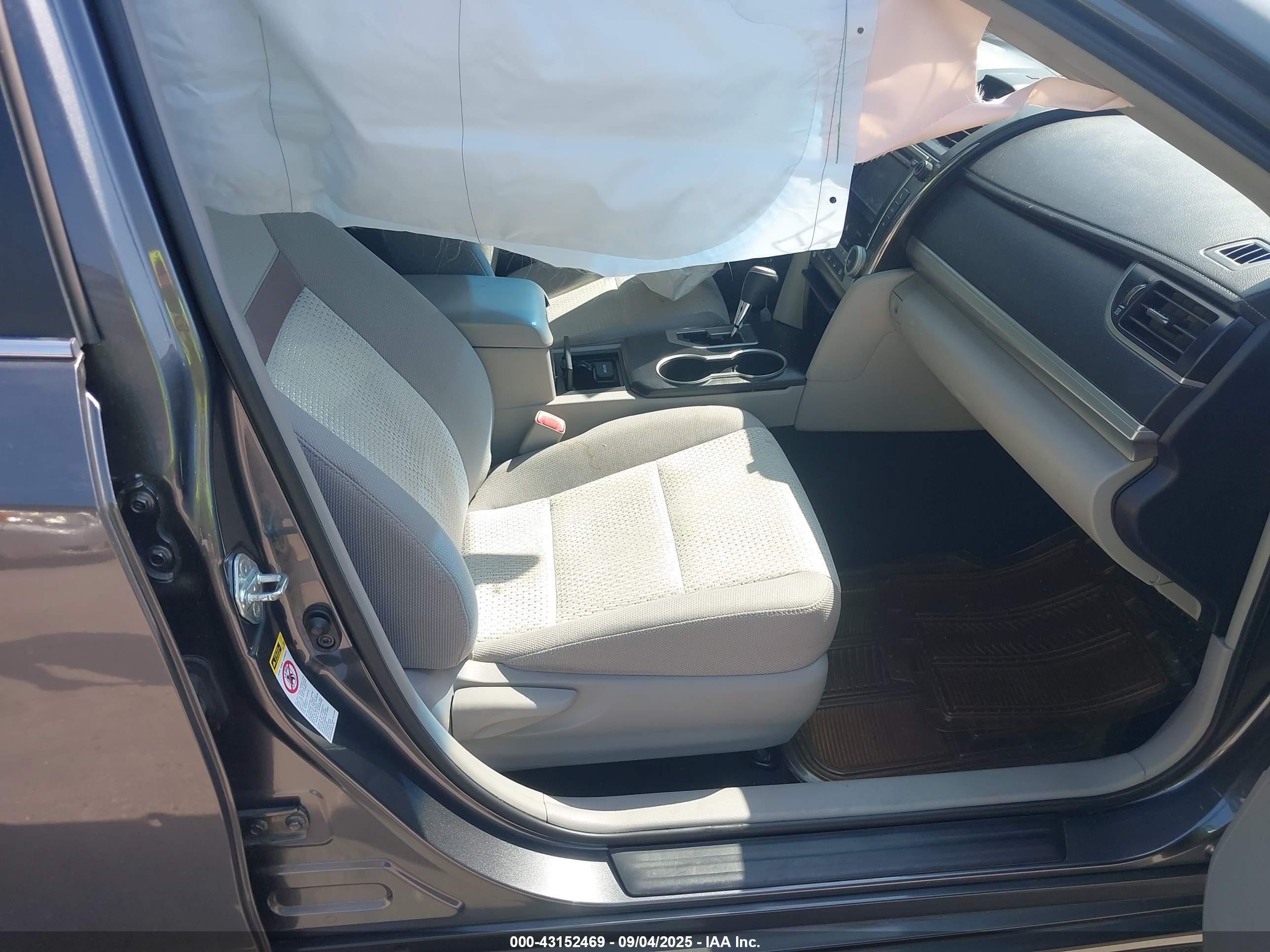 TOYOTA CAMRY image 5