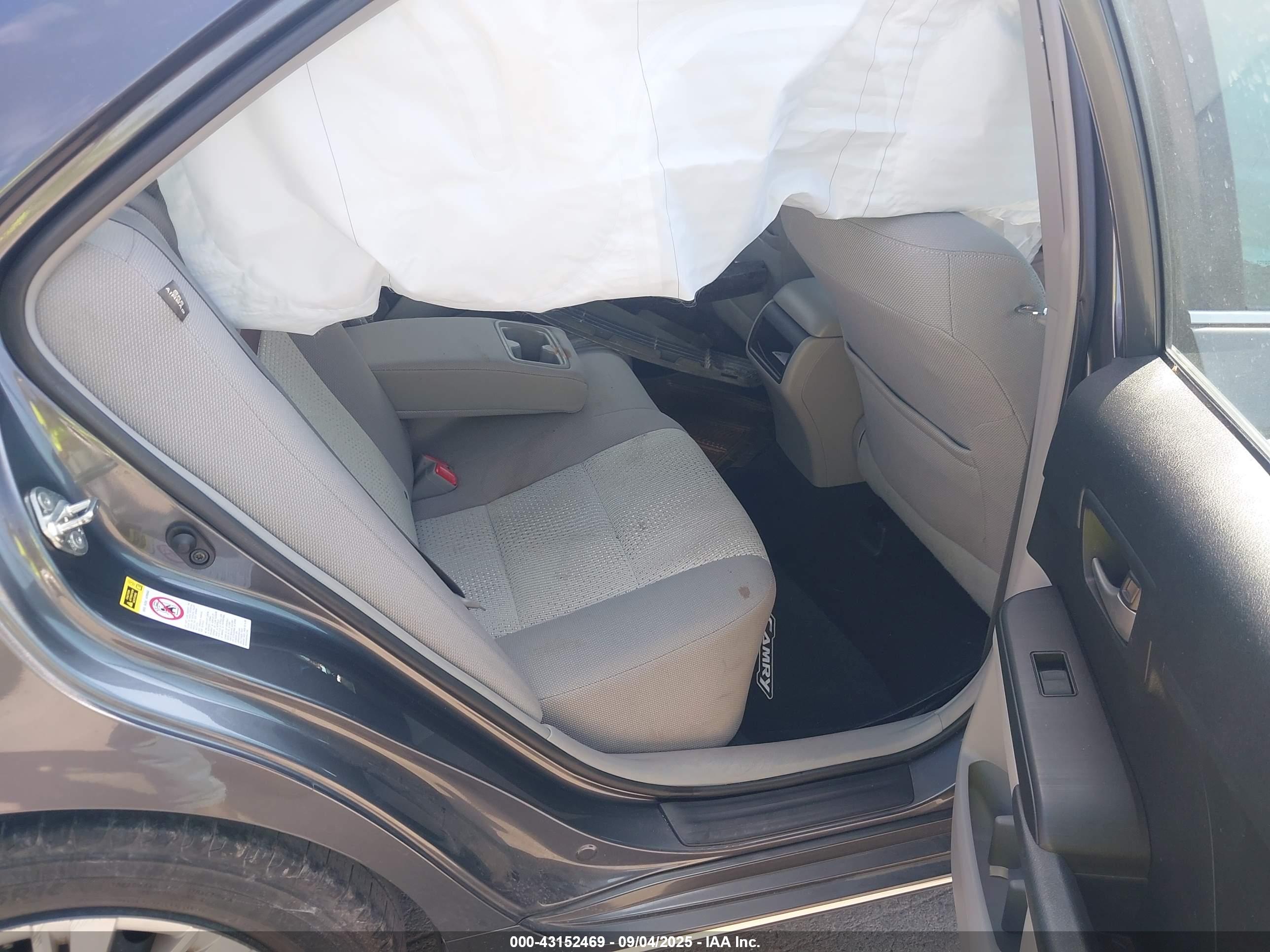 TOYOTA CAMRY image 8