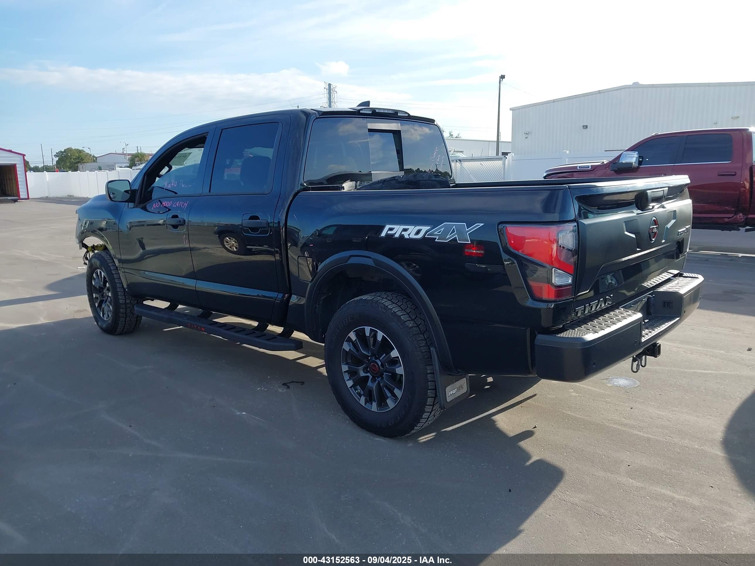 NISSAN TITAN image 3