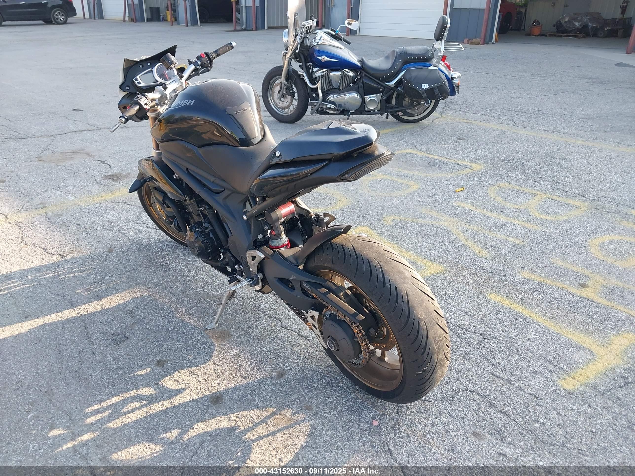 TRIUMPH MOTORCYCLE image 3