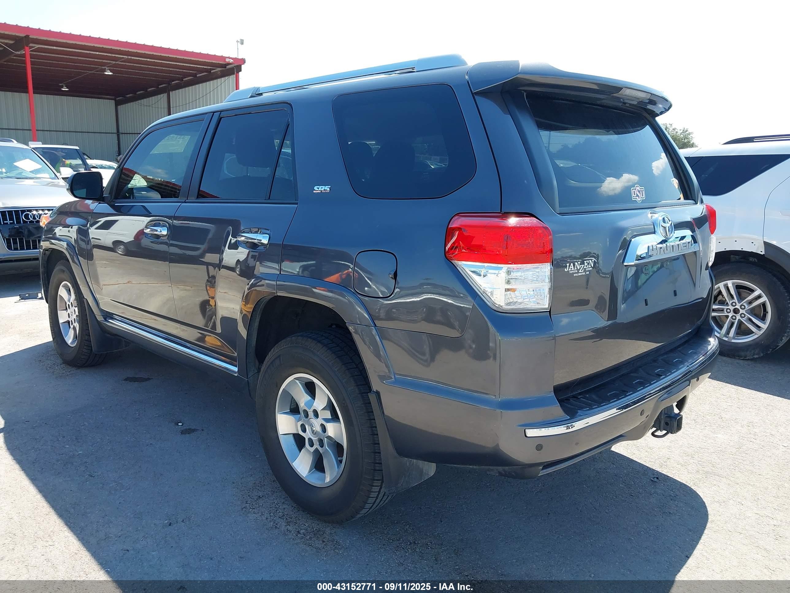TOYOTA 4RUNNER image 3