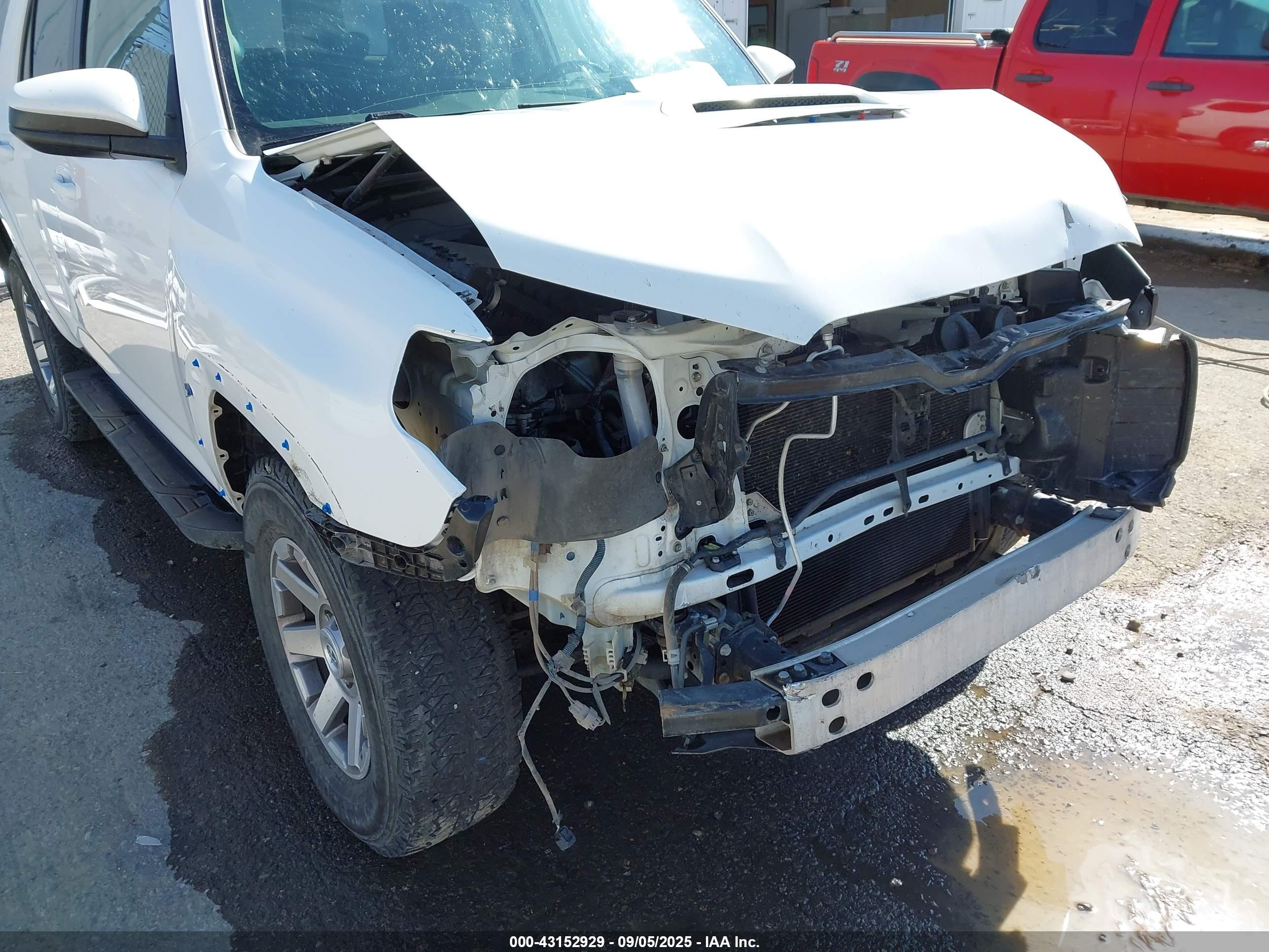 TOYOTA 4RUNNER image 6