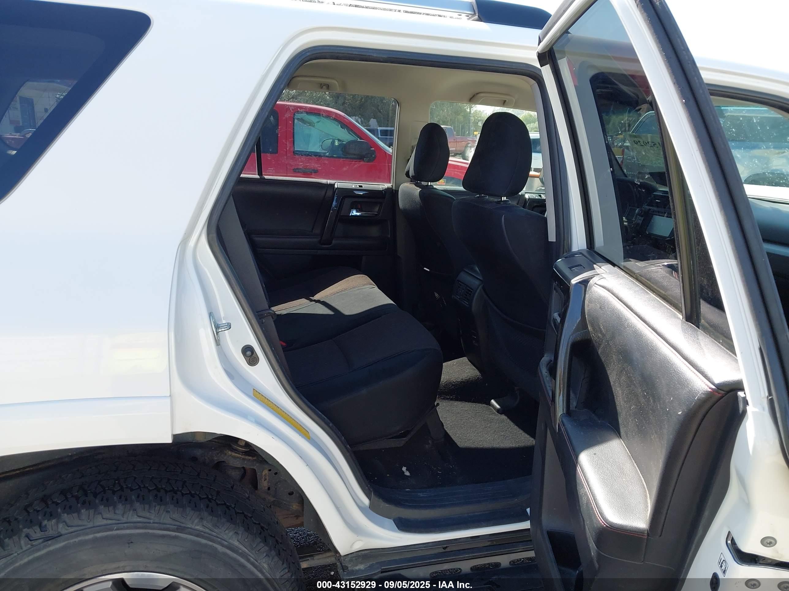 TOYOTA 4RUNNER image 8