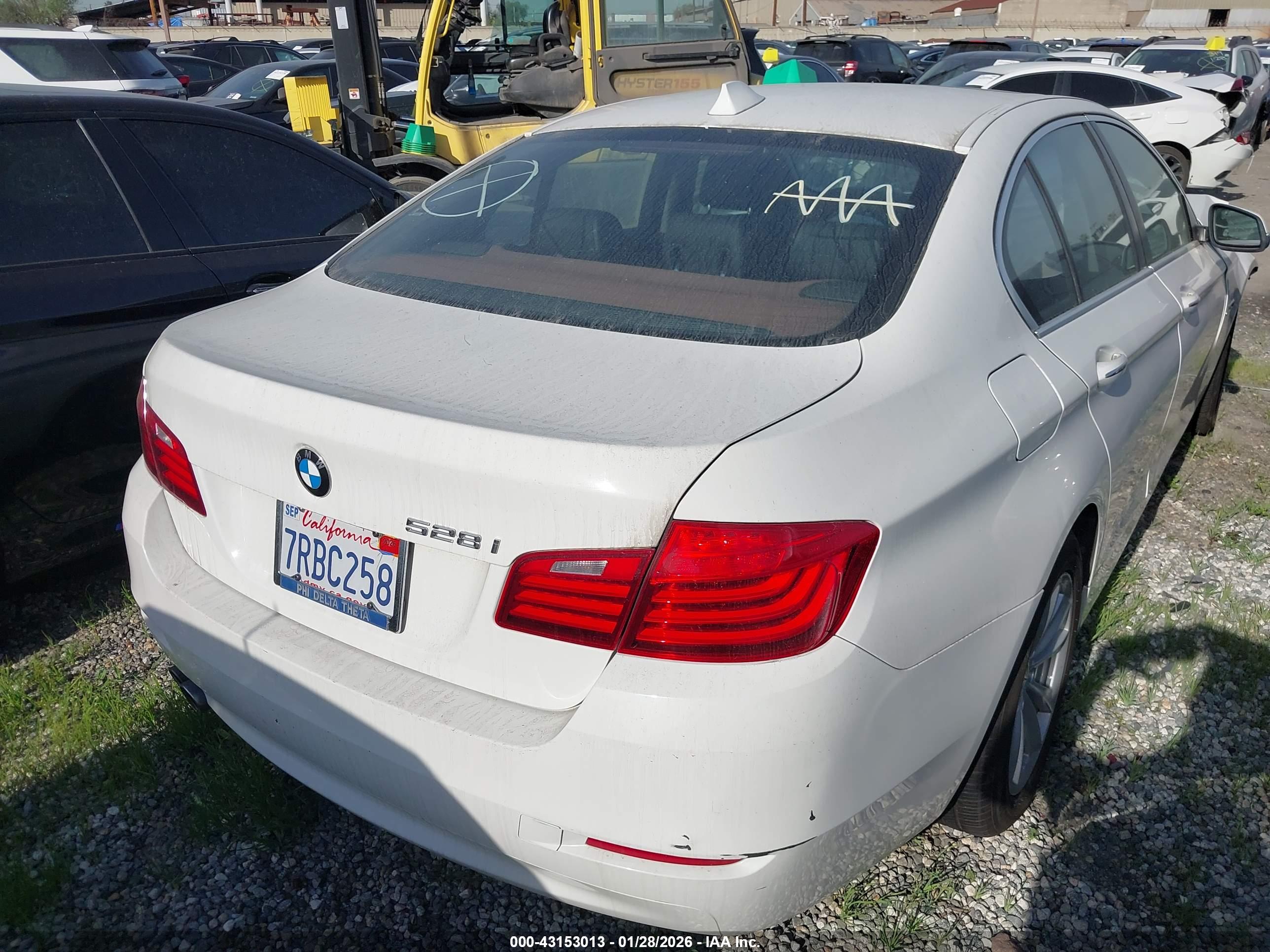 BMW 528I image 4