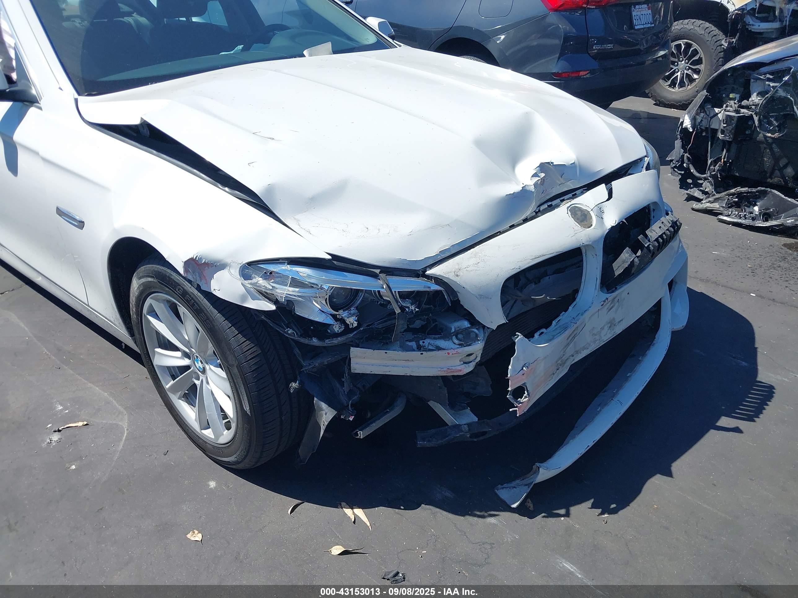 BMW 528I image 6