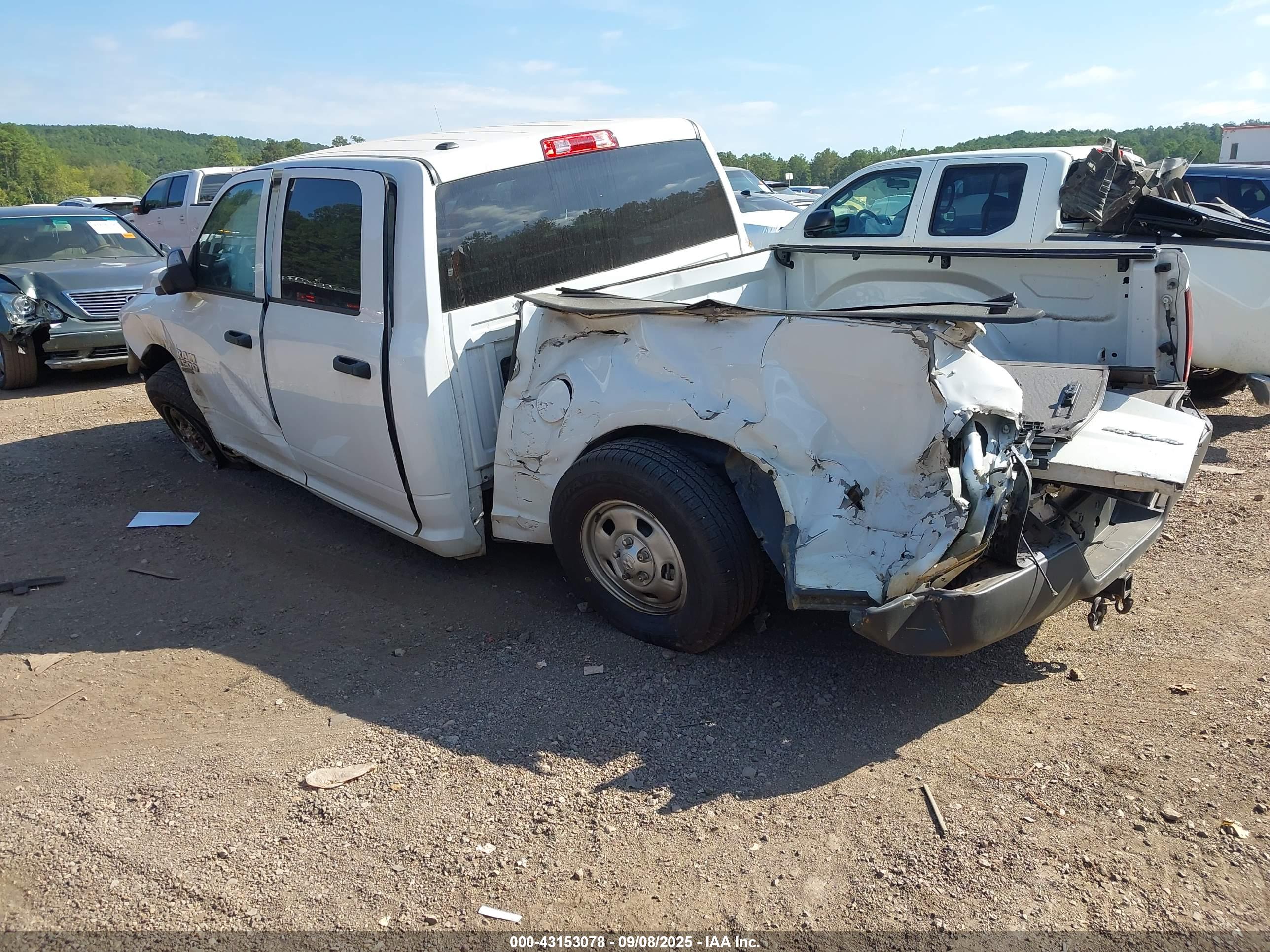 RAM 1500 image 3
