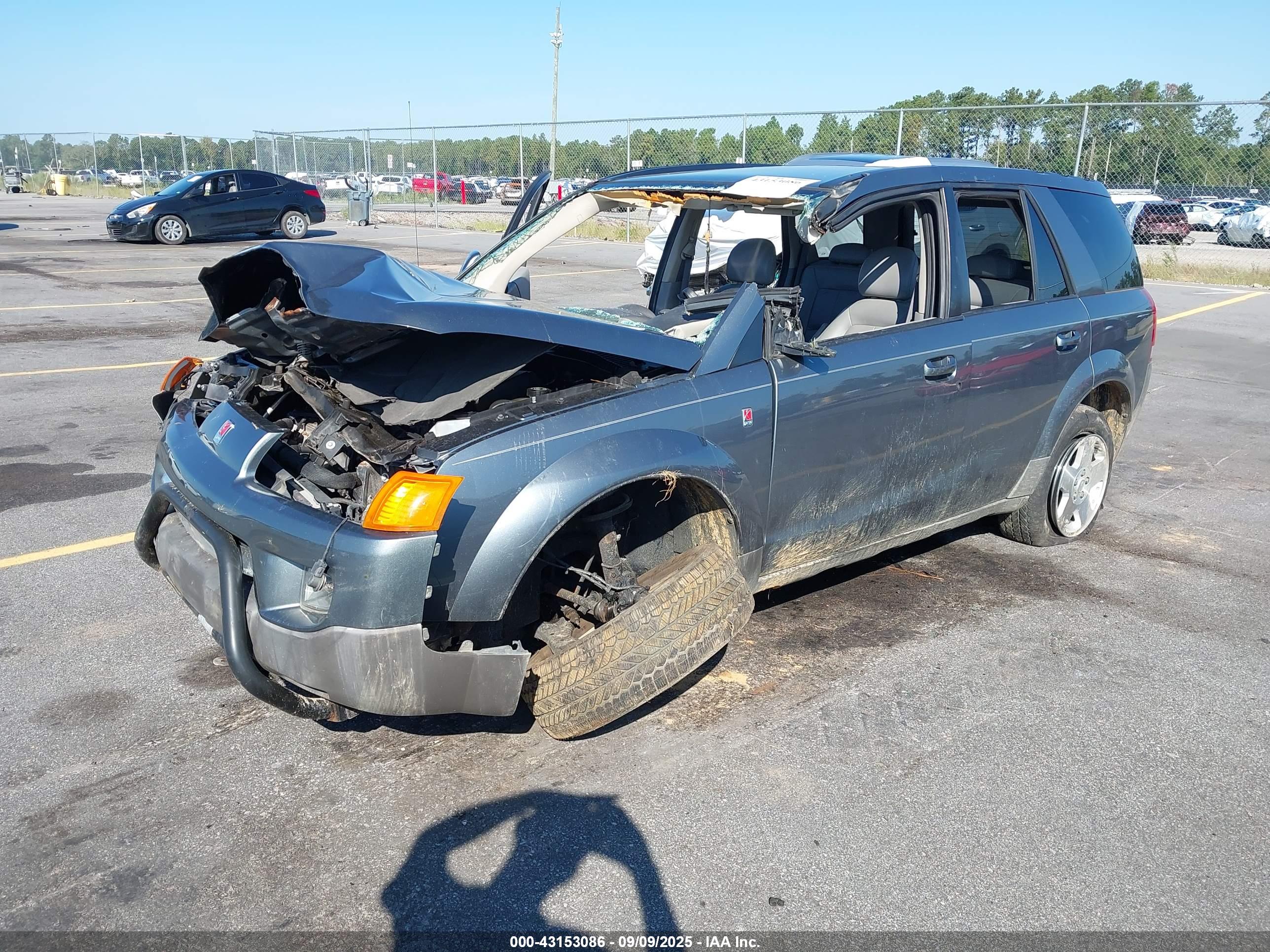 SATURN VUE image 2