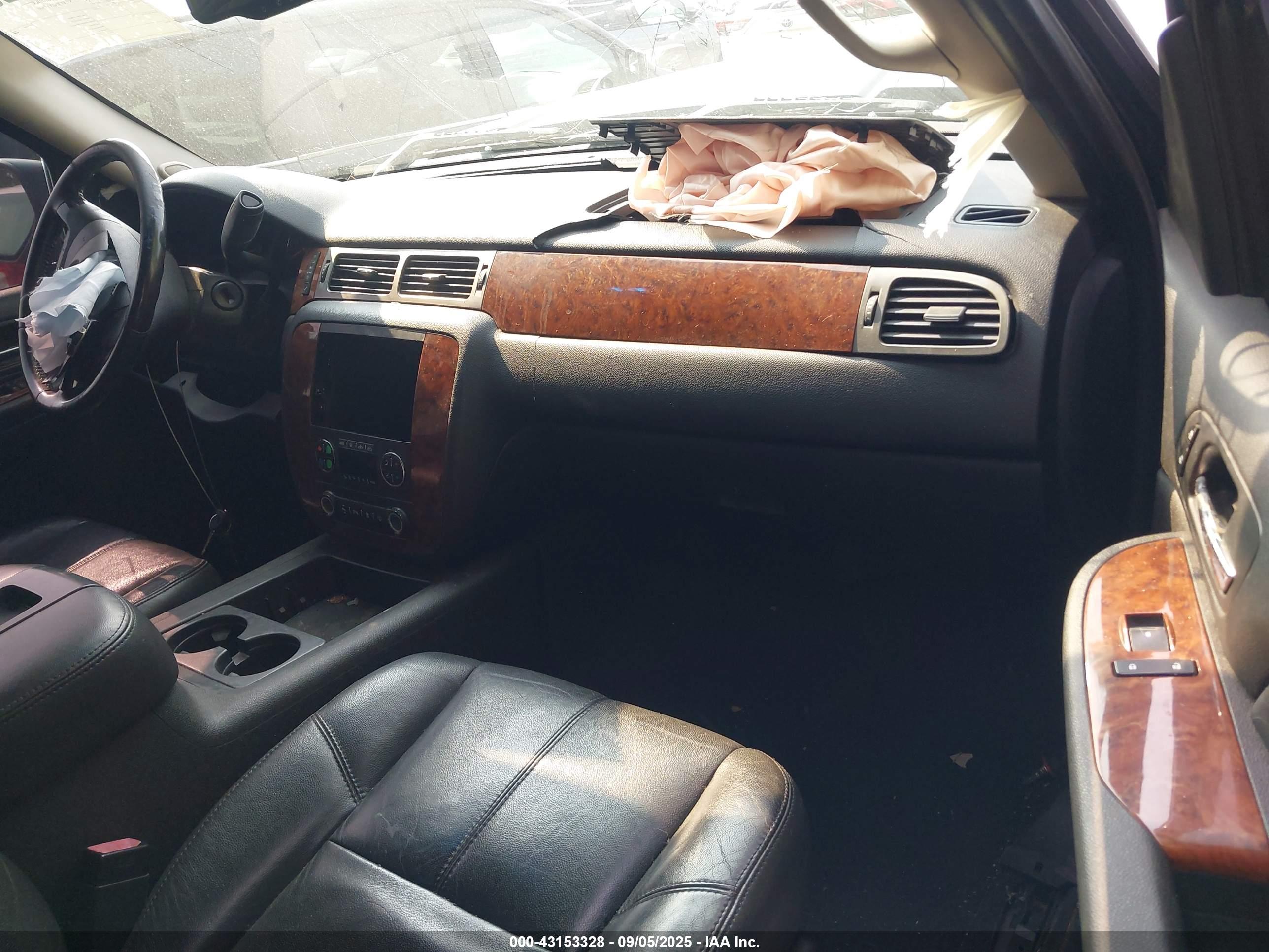CHEVROLET SILVERADO image 5