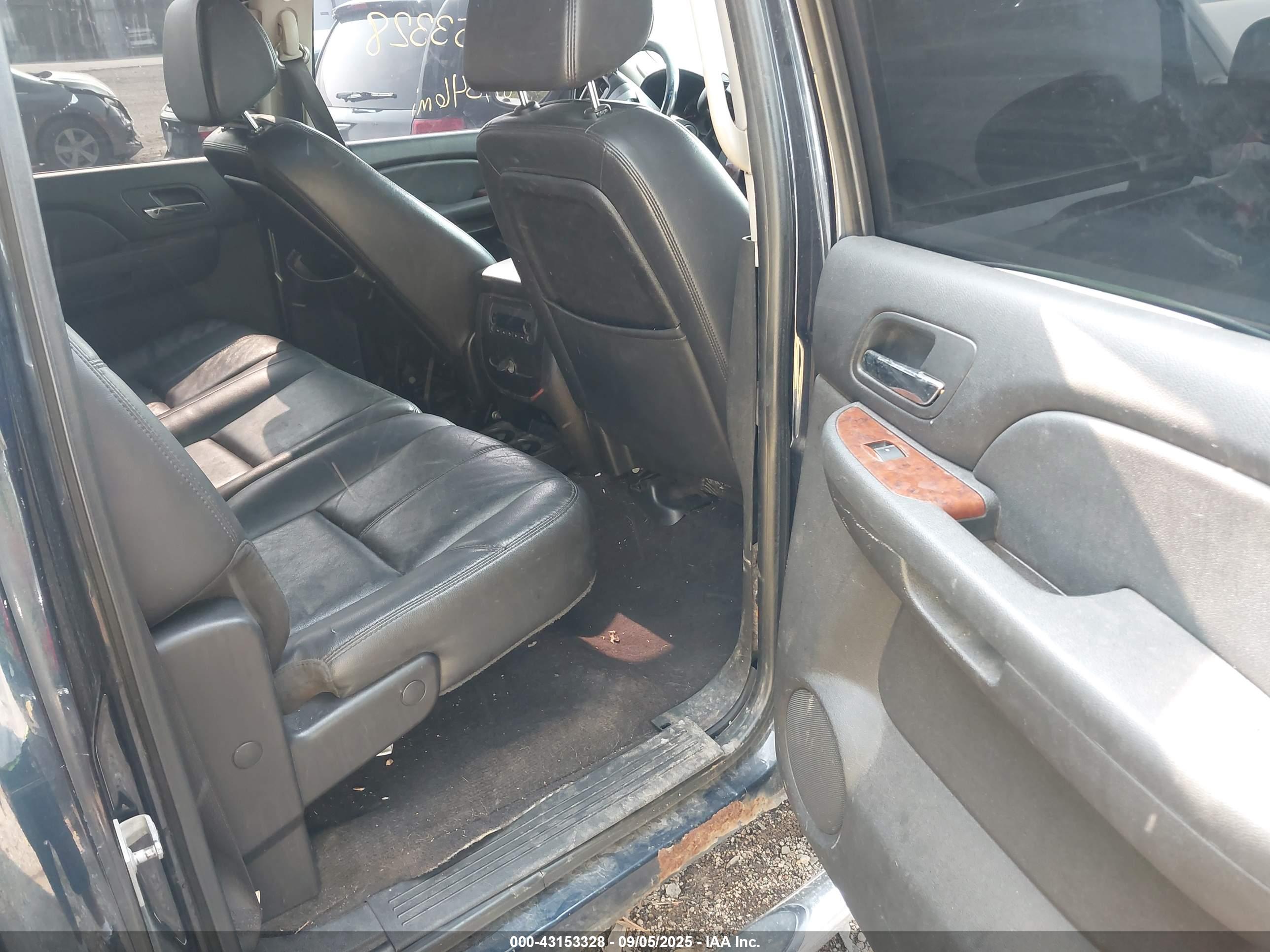 CHEVROLET SILVERADO image 8