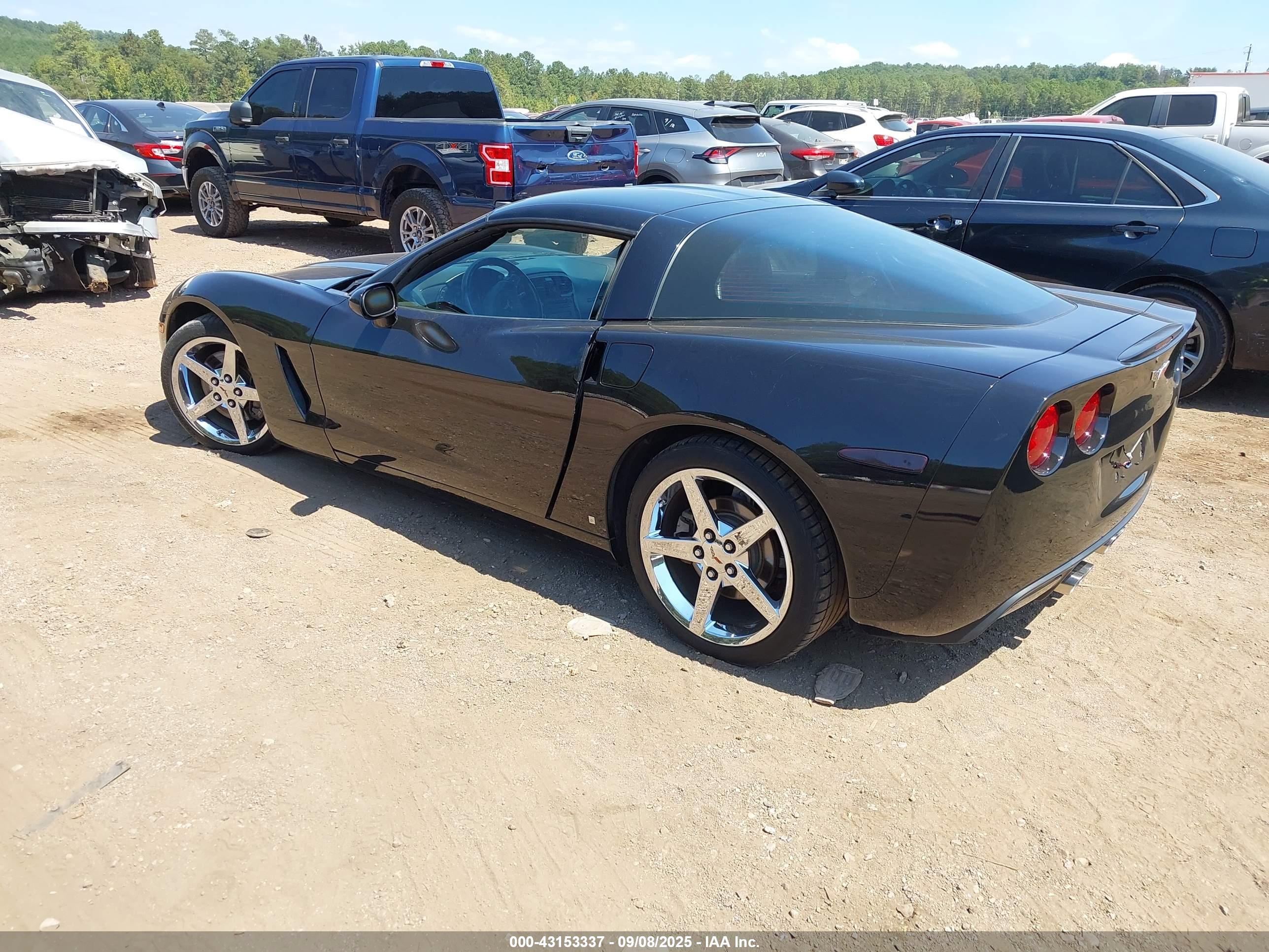 CHEVROLET CORVETTE image 3