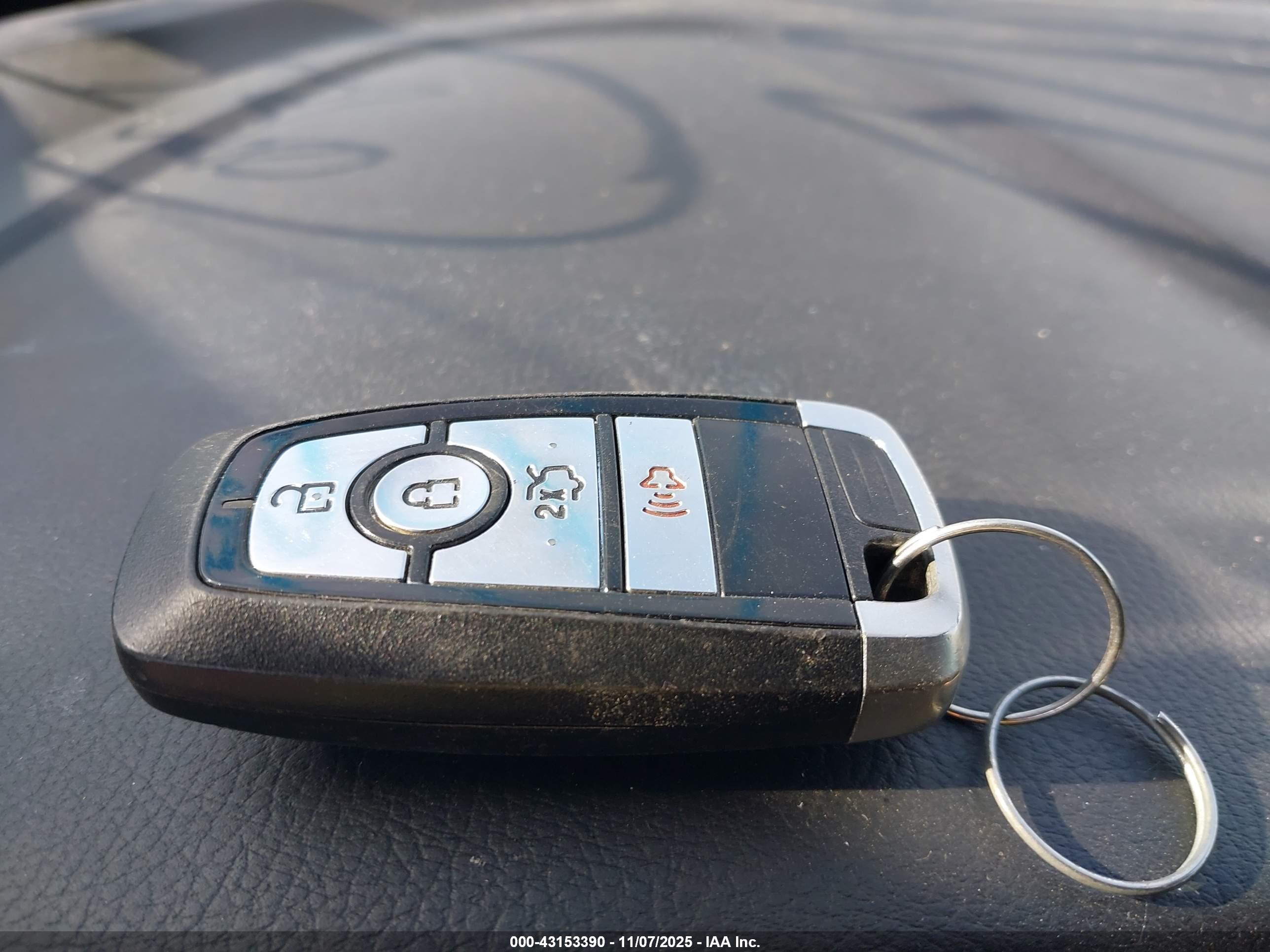 FORD FUSION image 11