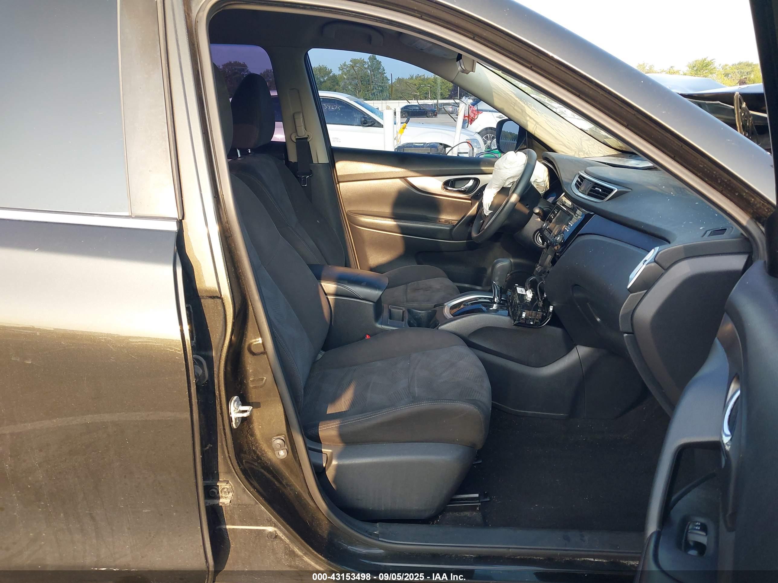 NISSAN ROGUE image 5