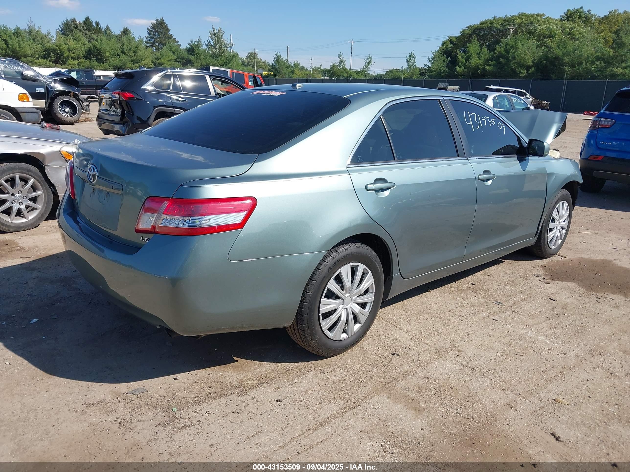 TOYOTA CAMRY image 4
