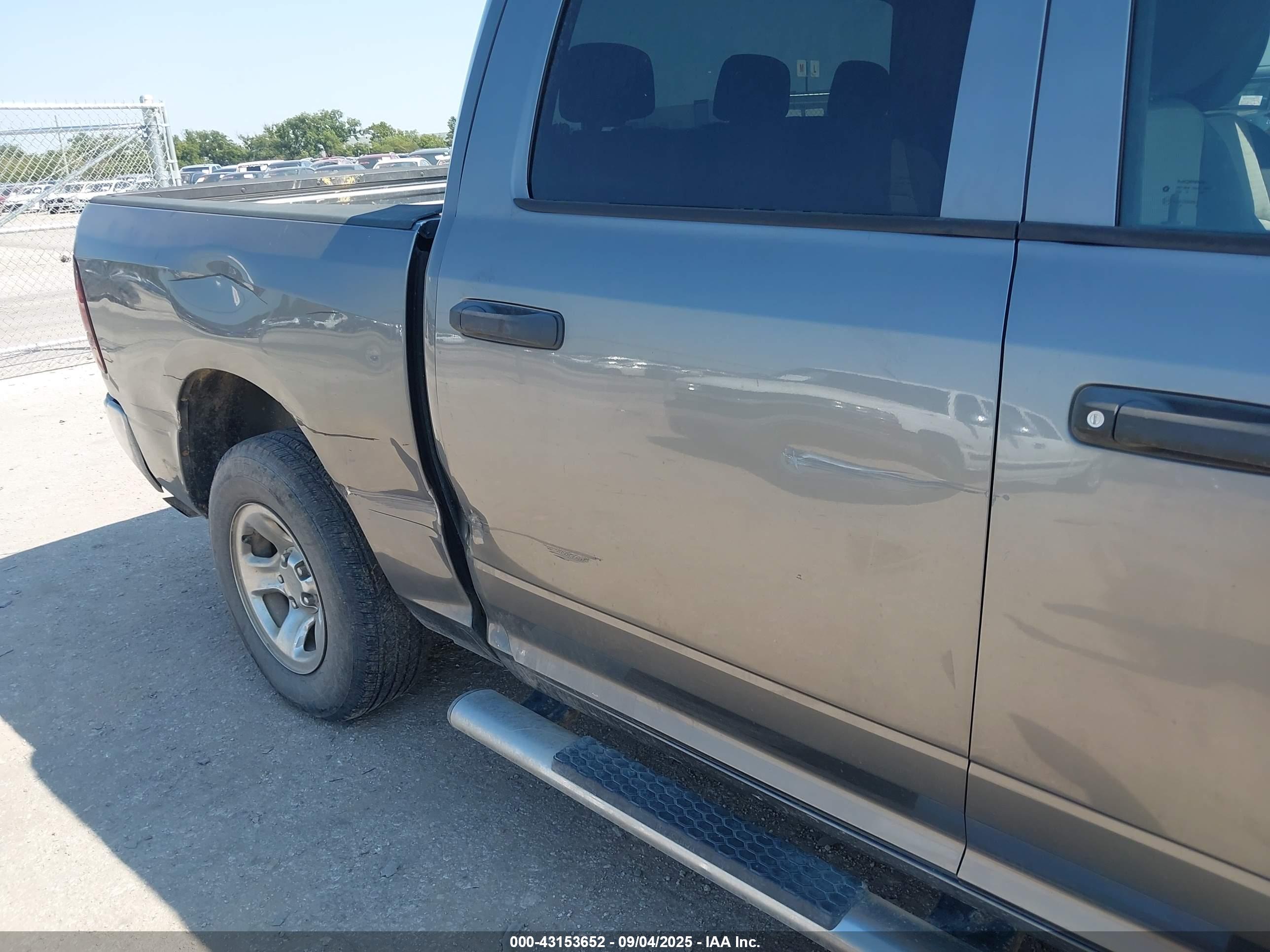 DODGE RAM image 6