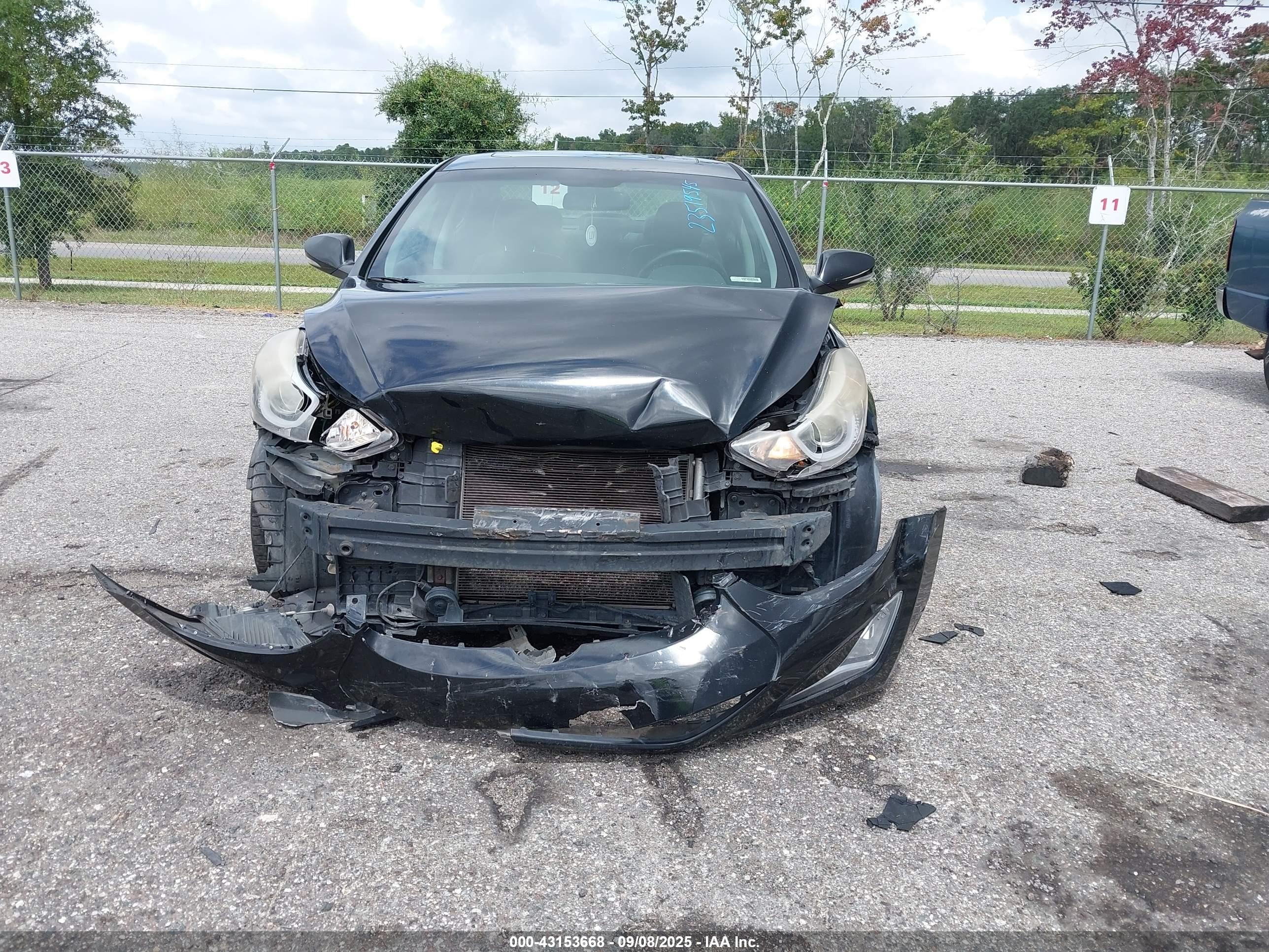 HYUNDAI ELANTRA image 6