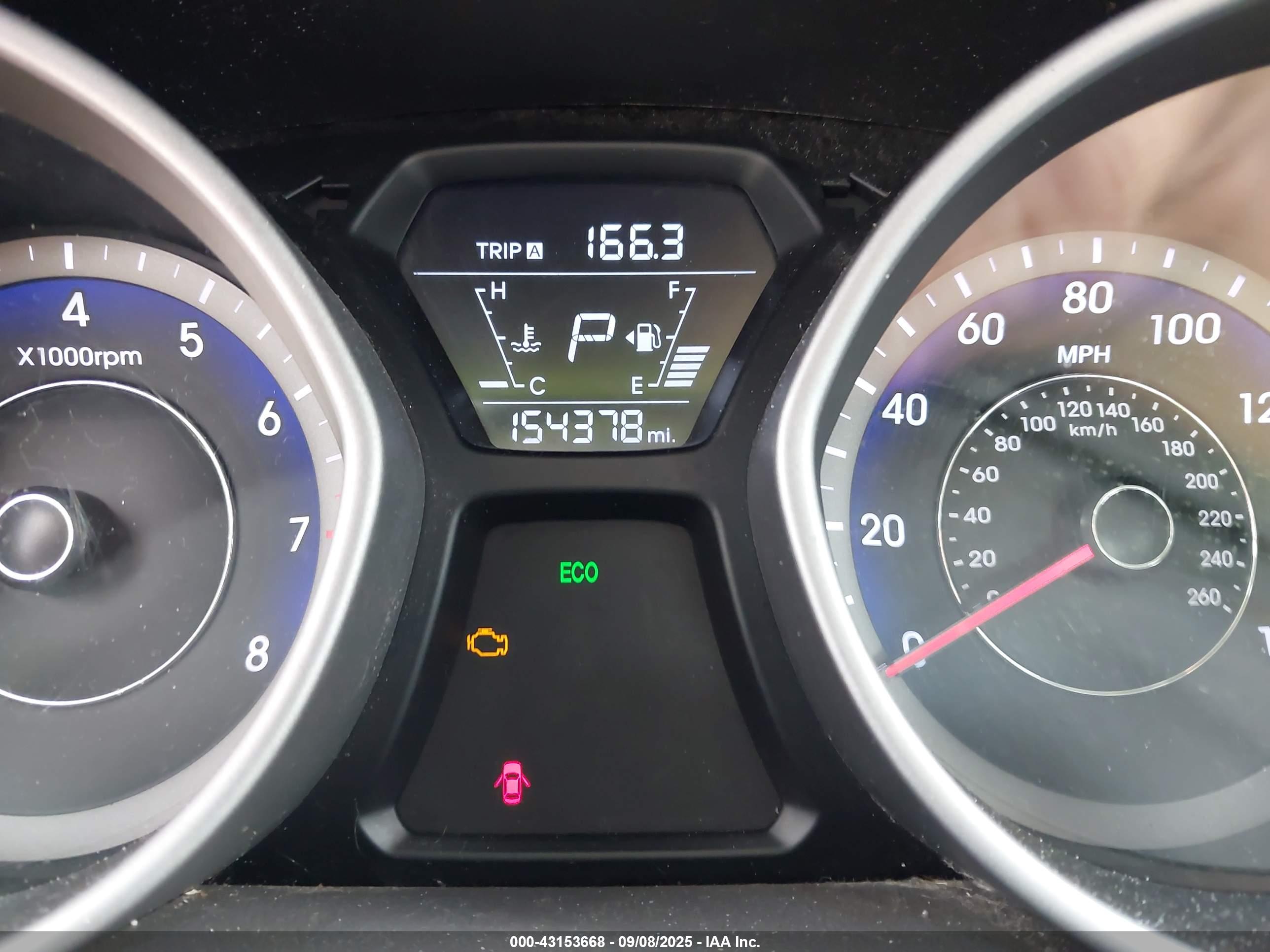 HYUNDAI ELANTRA image 7