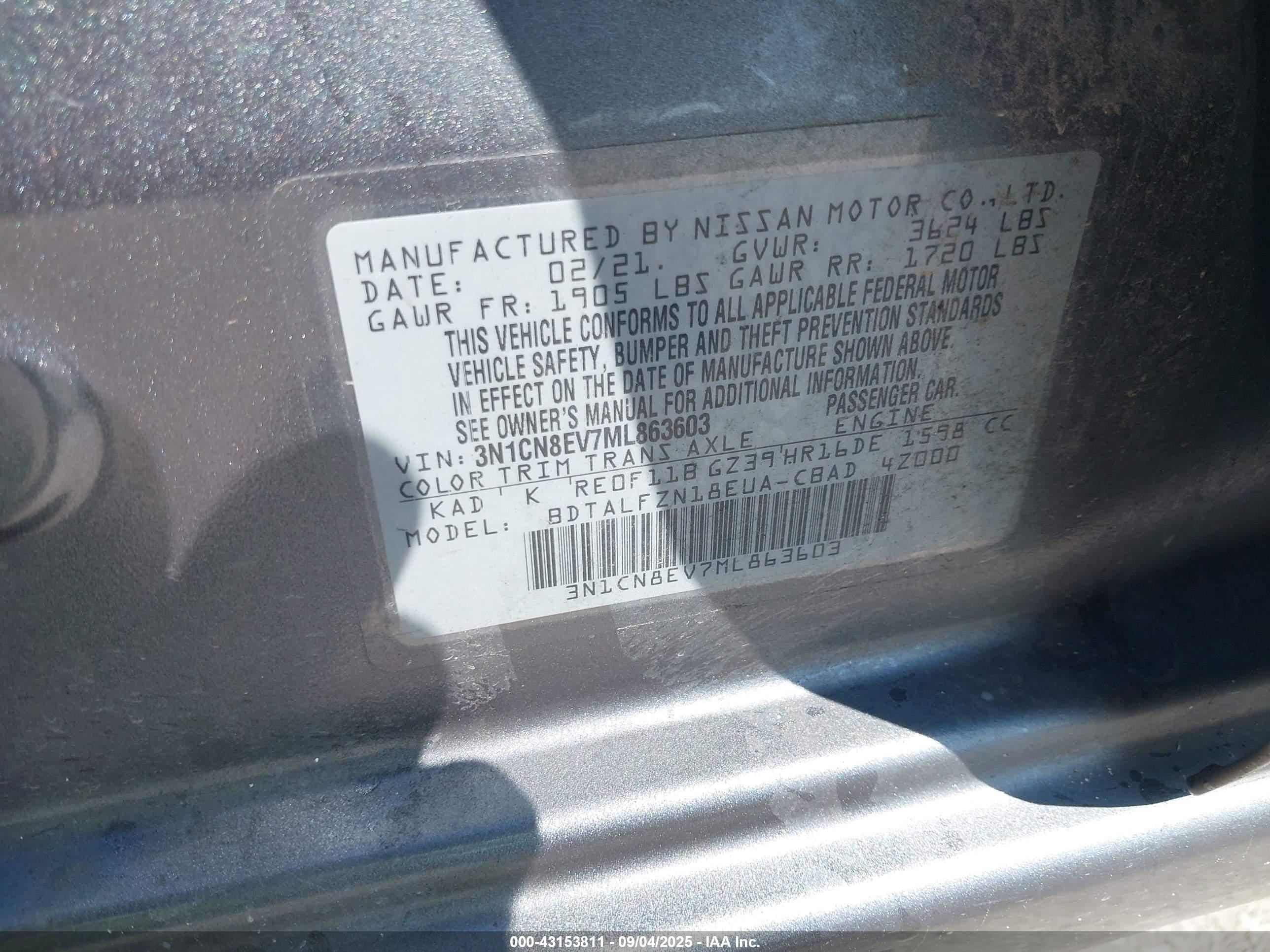 NISSAN VERSA image 9