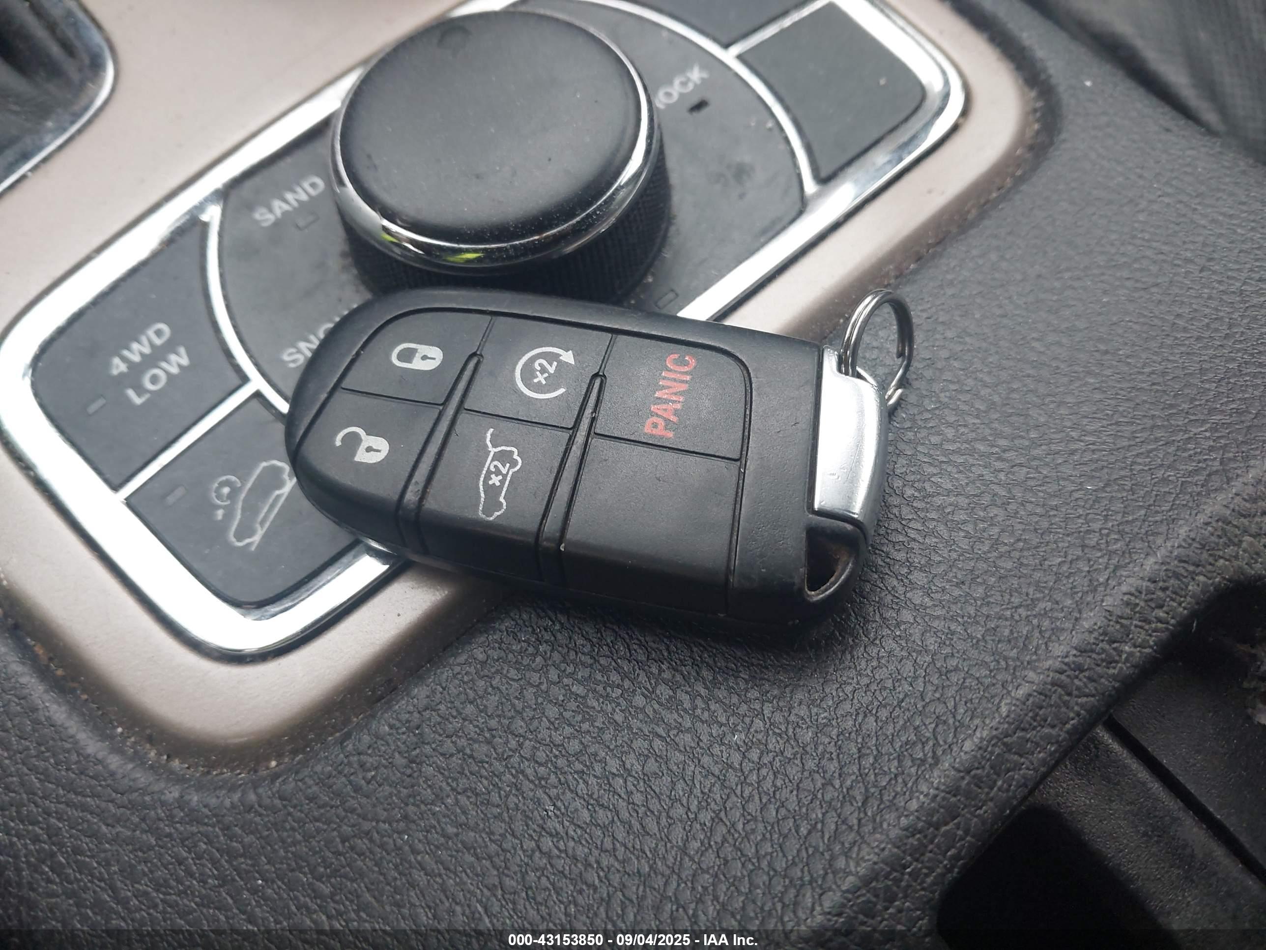 JEEP GRAND image 11