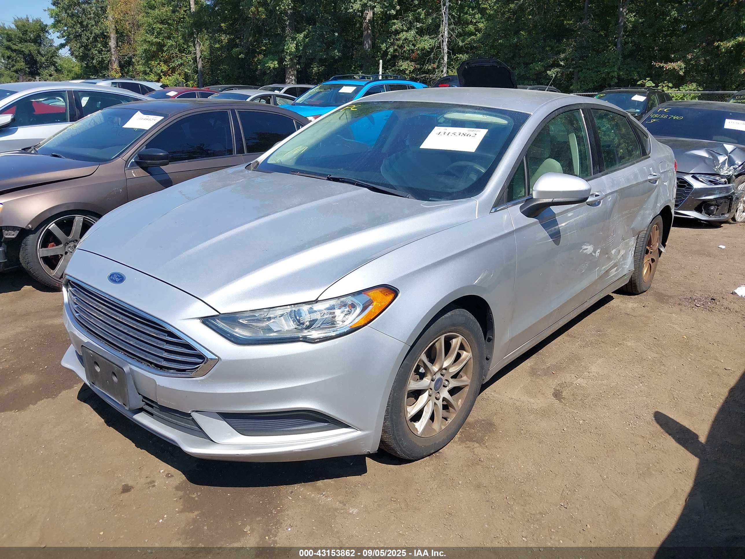 FORD FUSION image 2