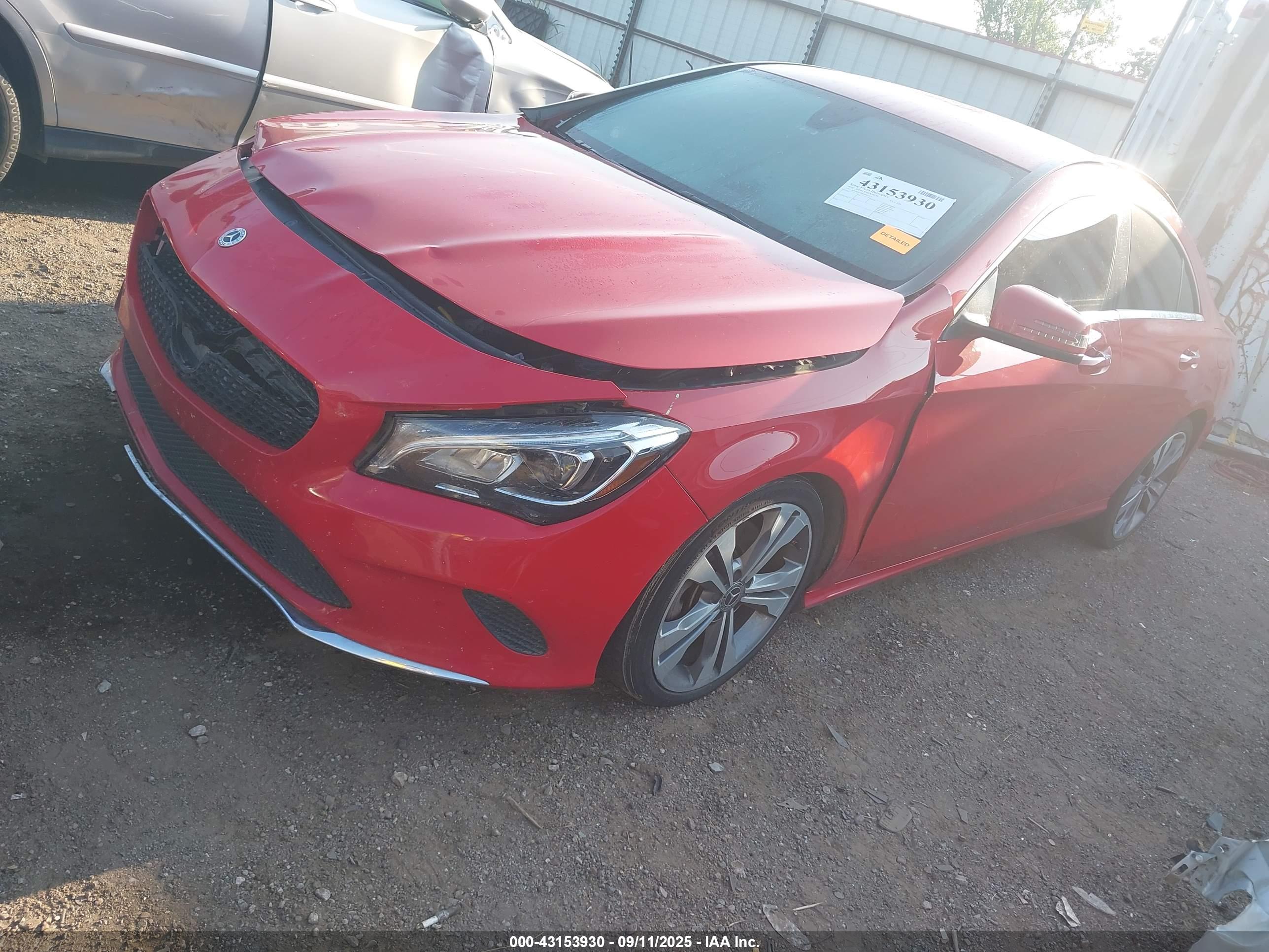 MERCEDES-BENZ CLA image 2