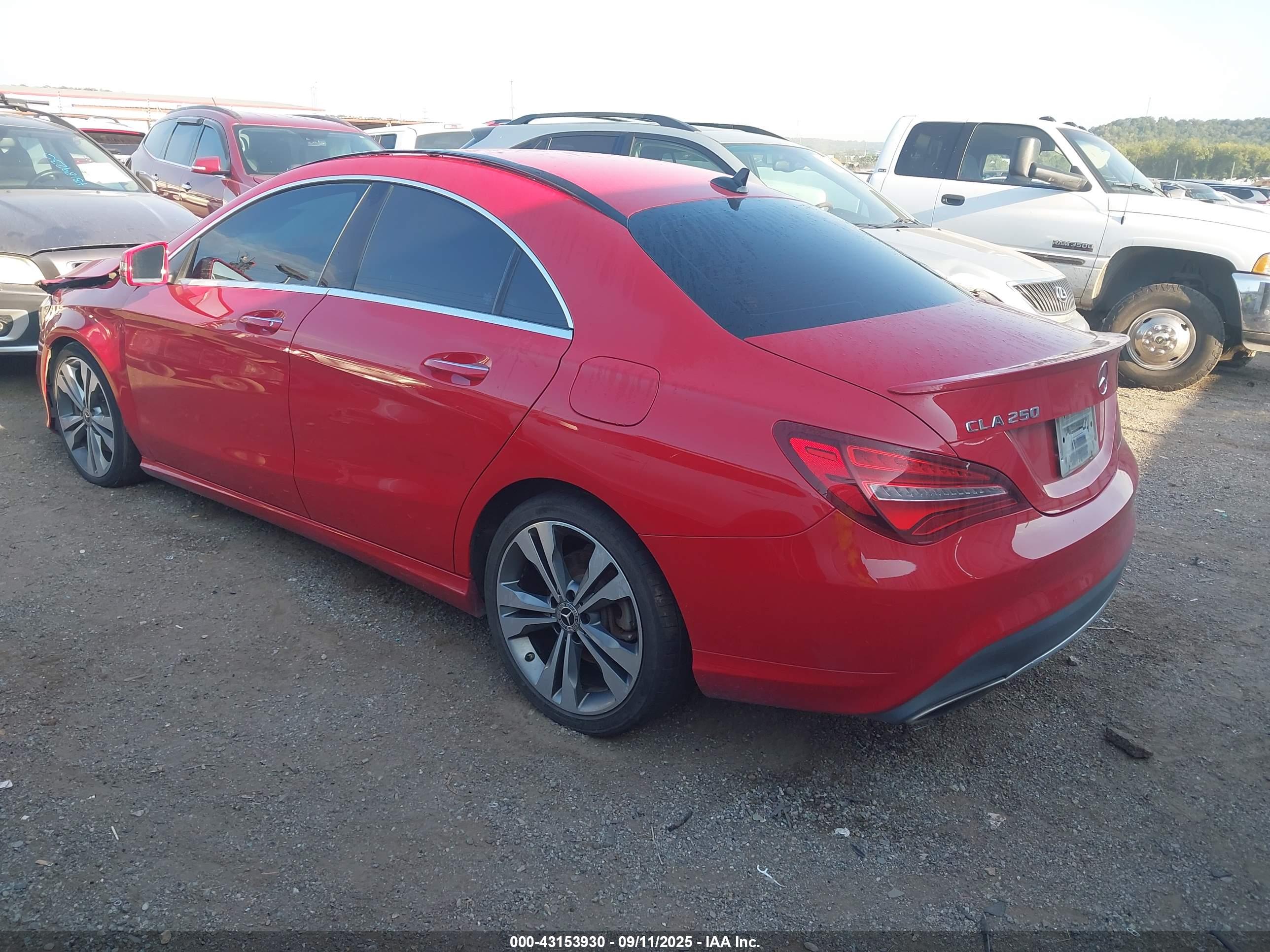 MERCEDES-BENZ CLA image 3
