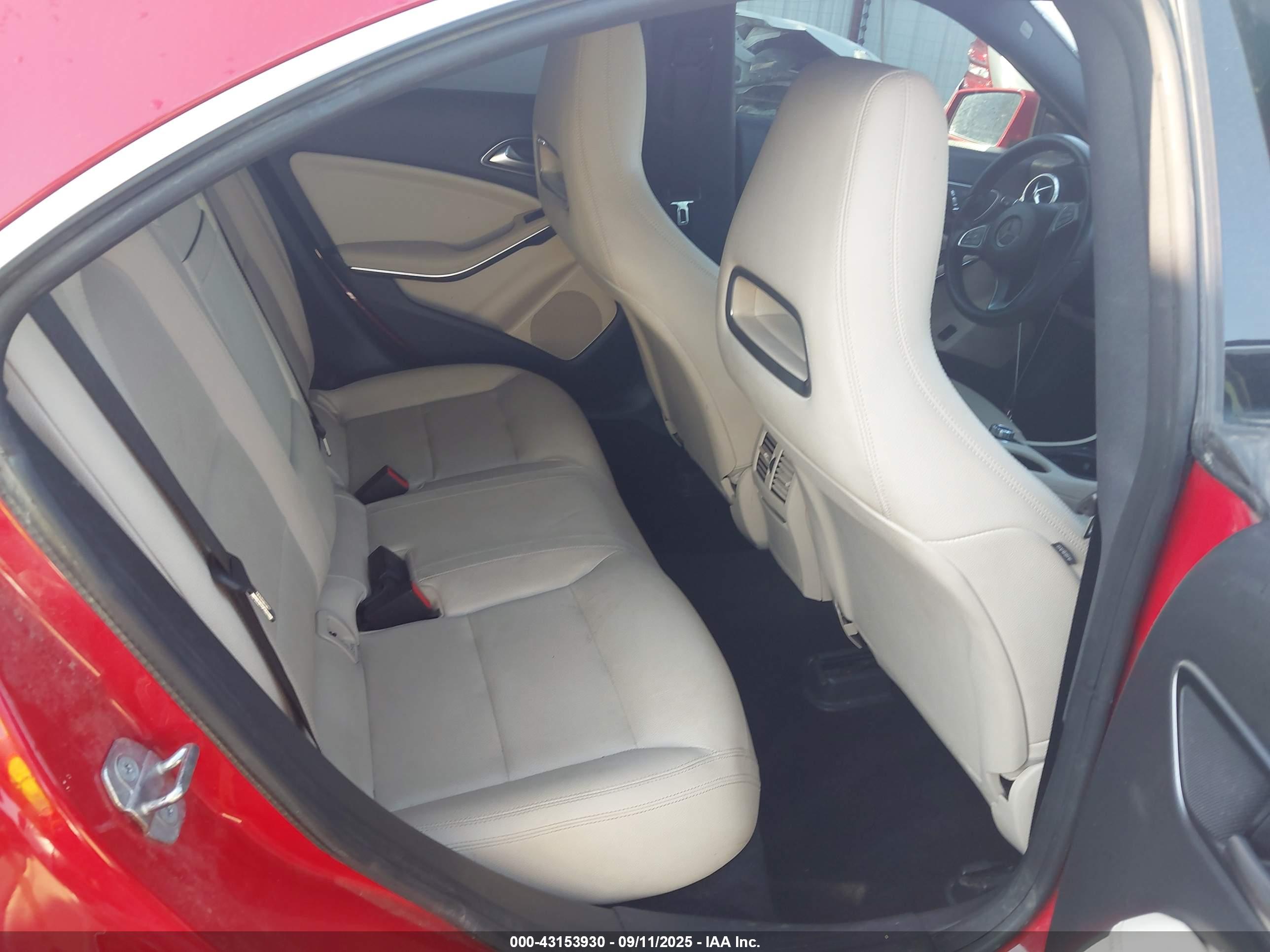 MERCEDES-BENZ CLA image 8