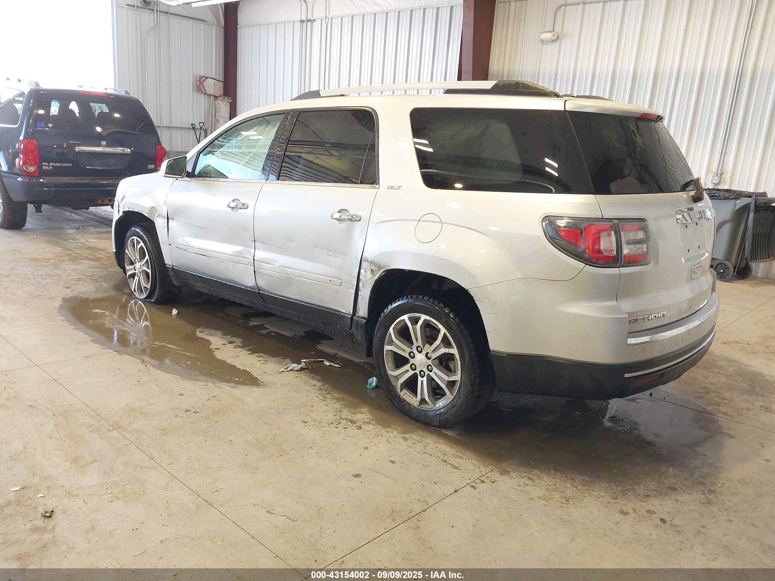 GMC ACADIA image 3