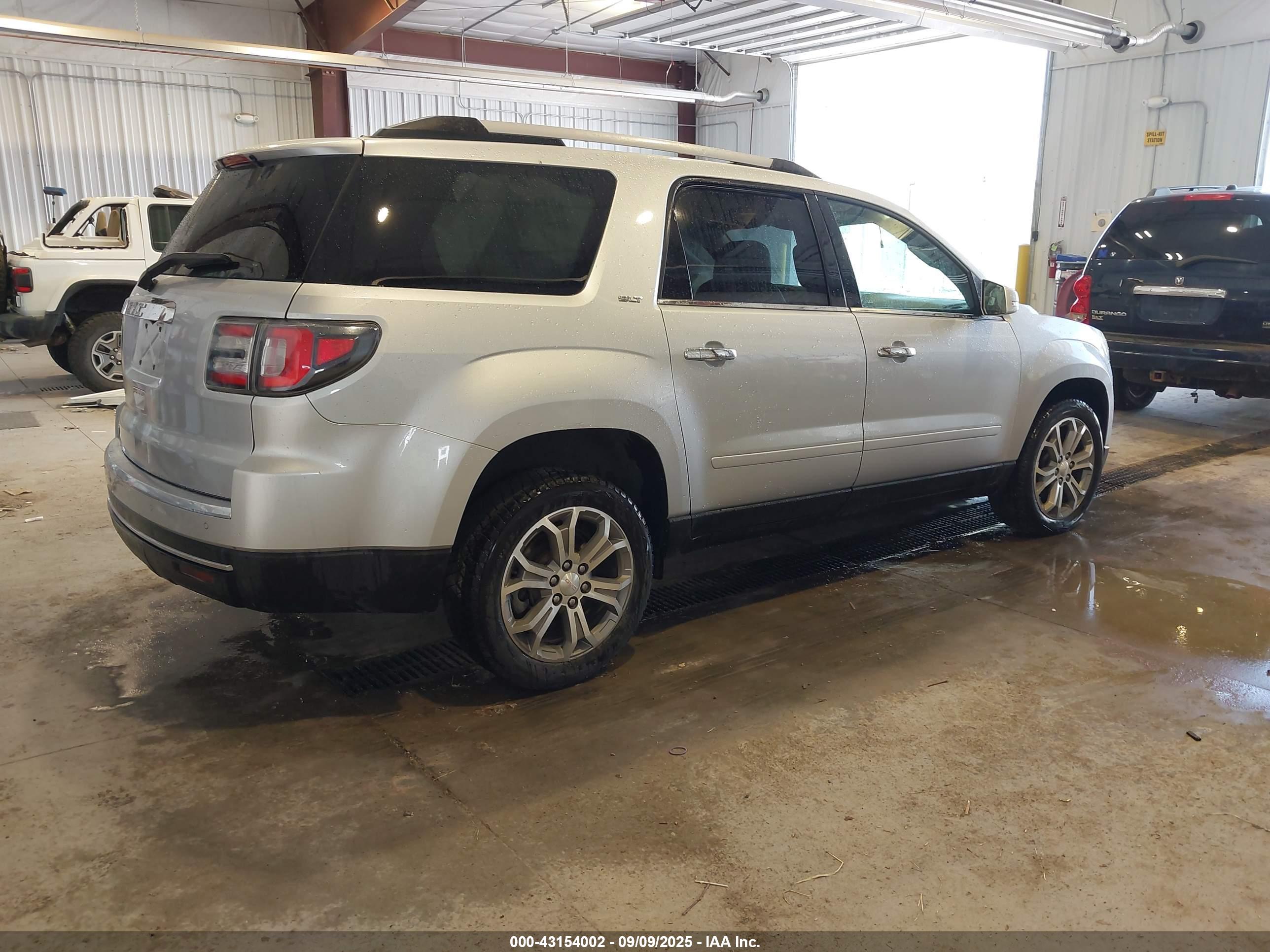 GMC ACADIA image 4