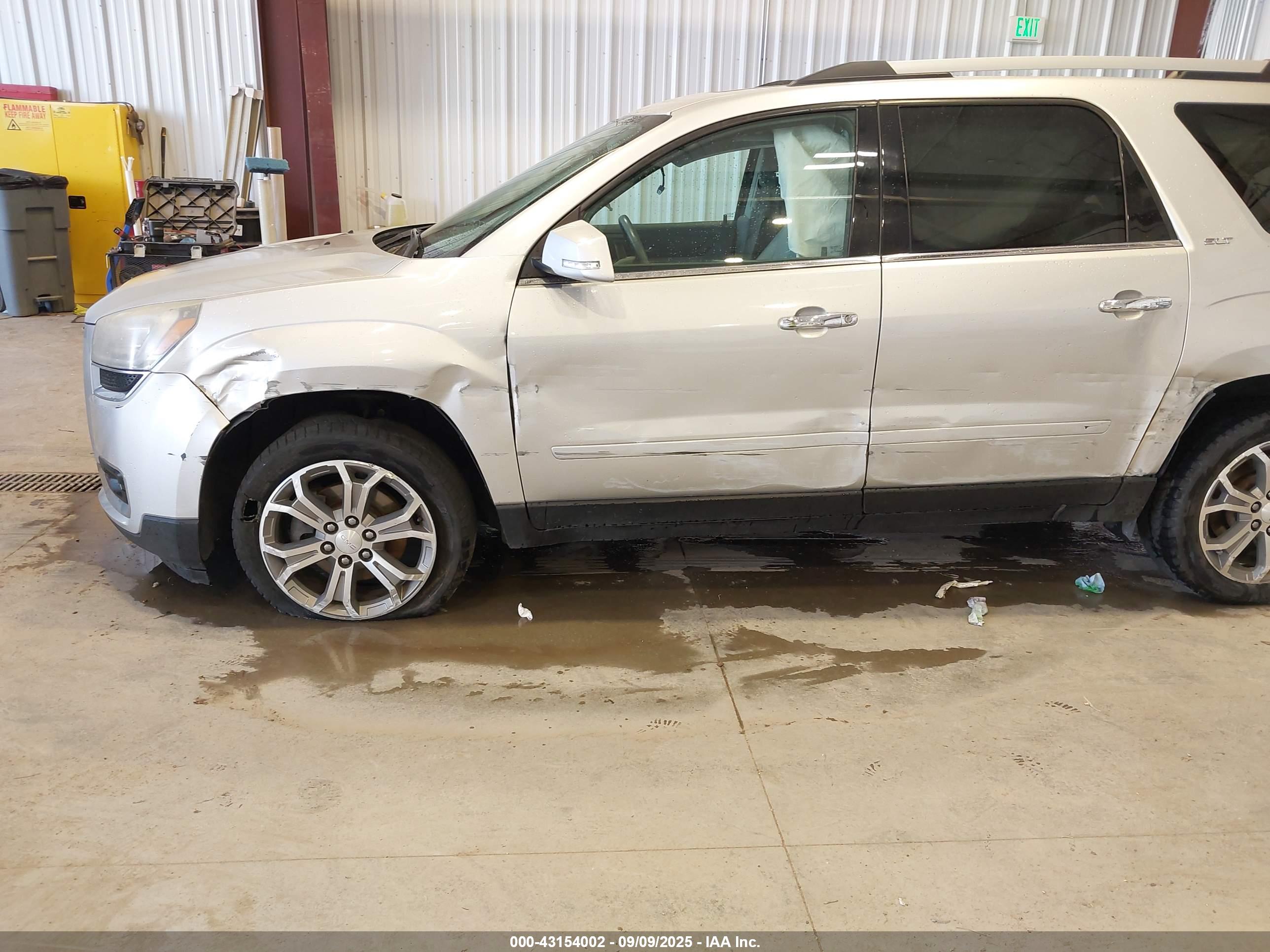 GMC ACADIA image 6