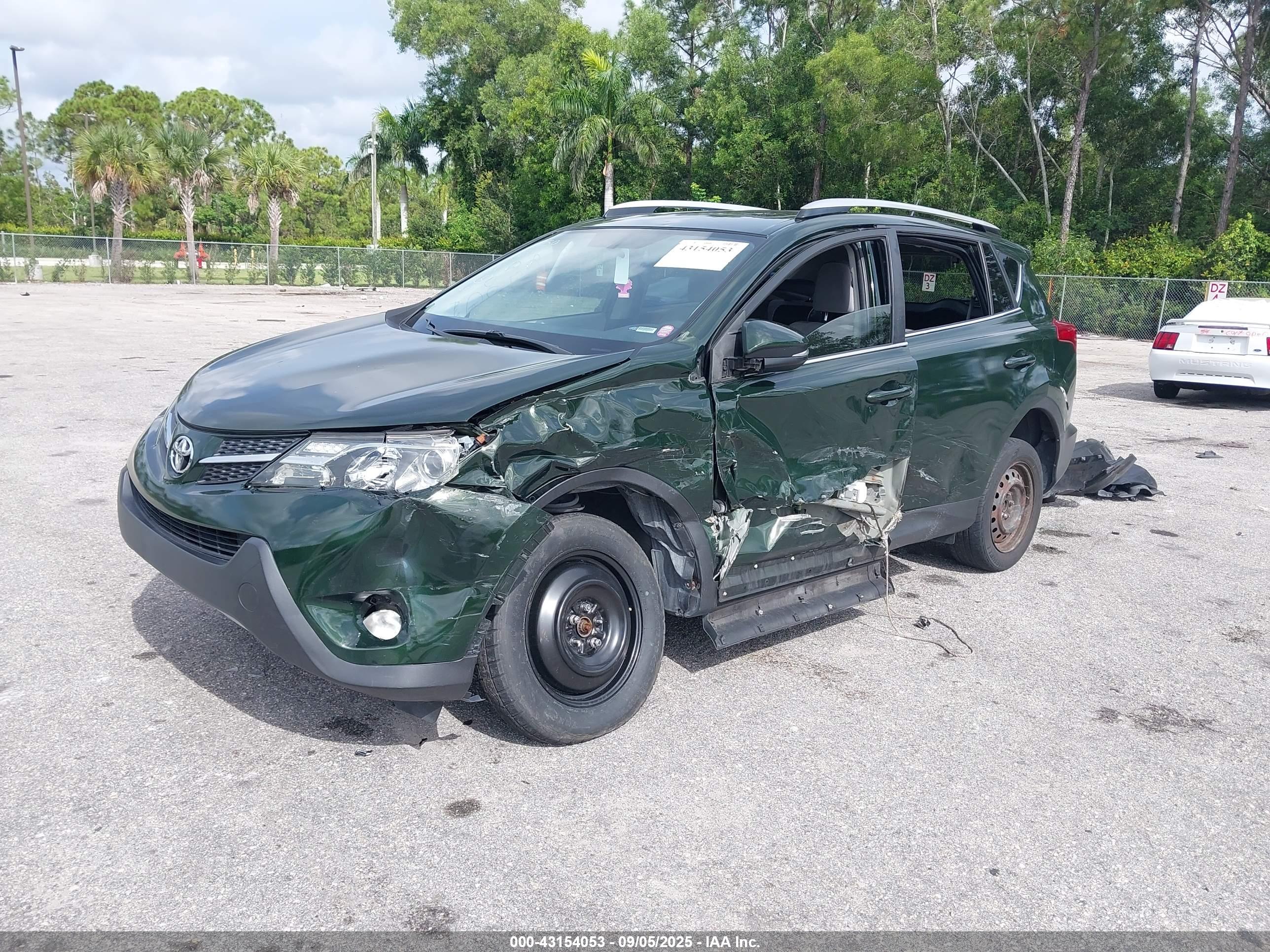 TOYOTA RAV4 image 2