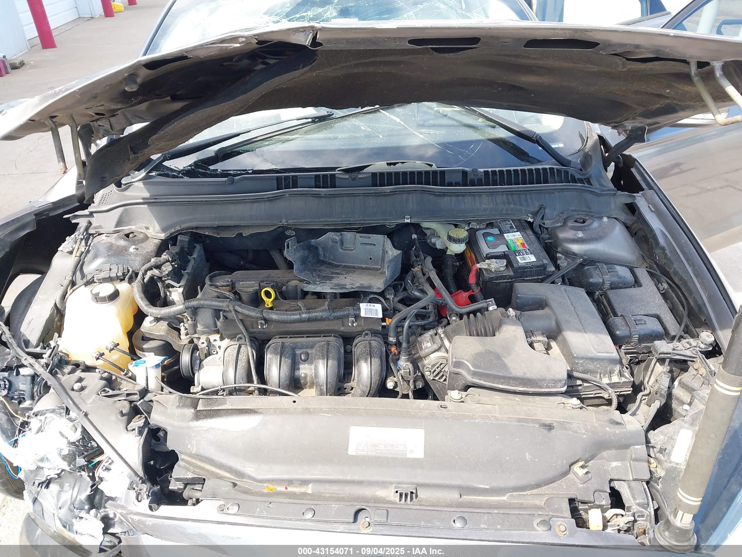 FORD FUSION image 10