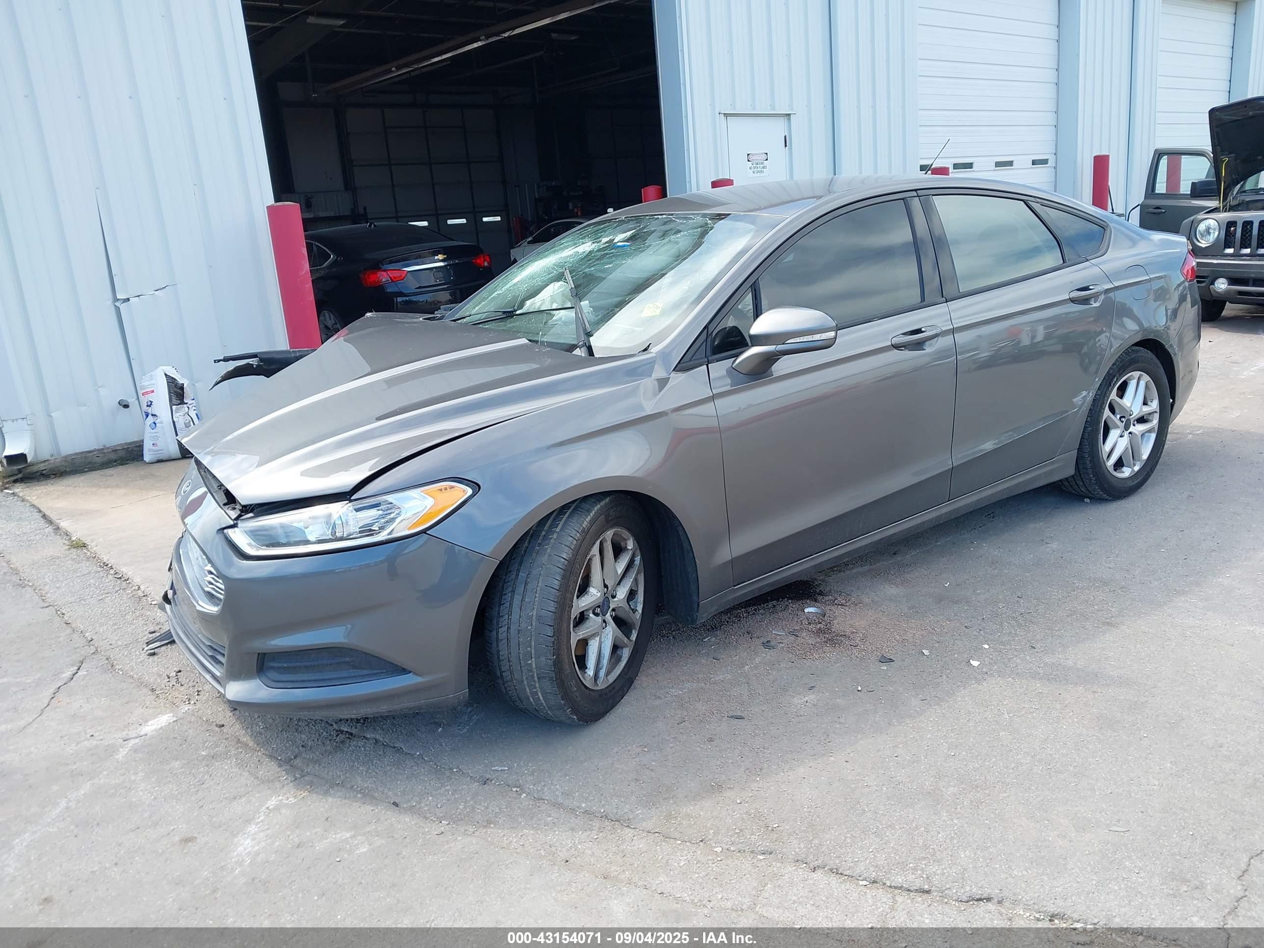 FORD FUSION image 2