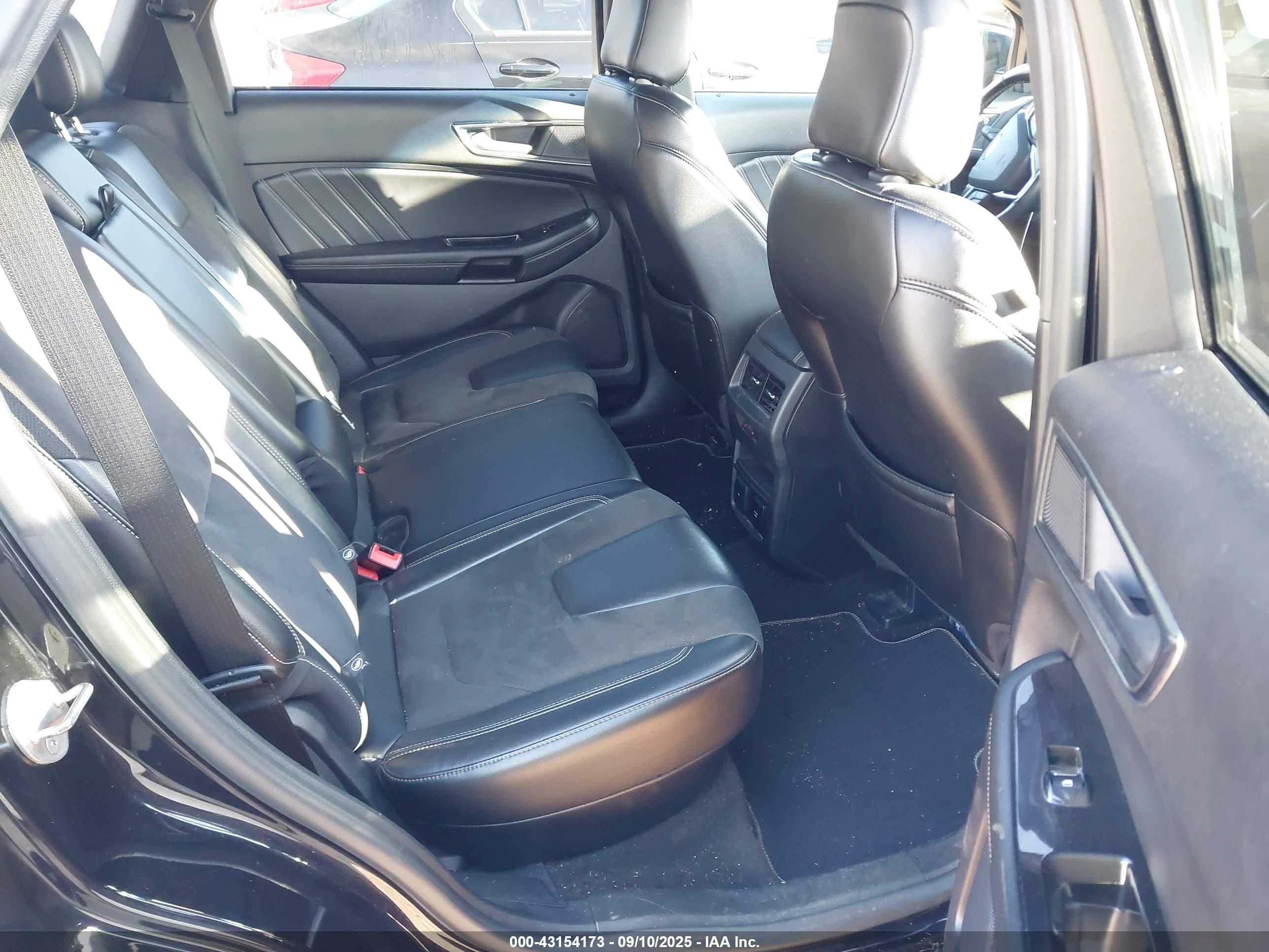FORD EDGE image 8
