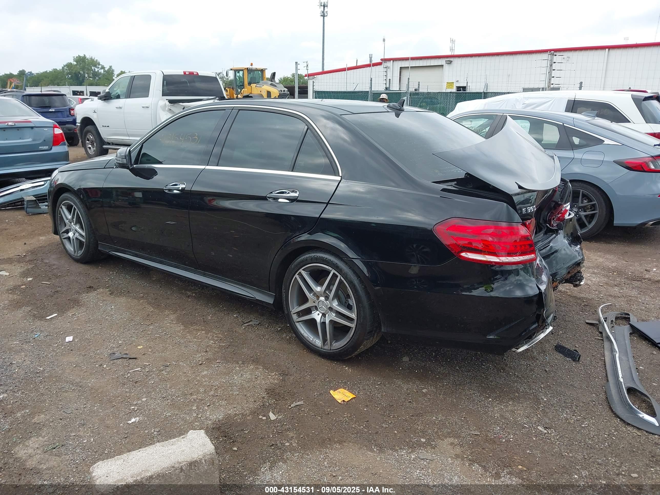 MERCEDES-BENZ E image 3