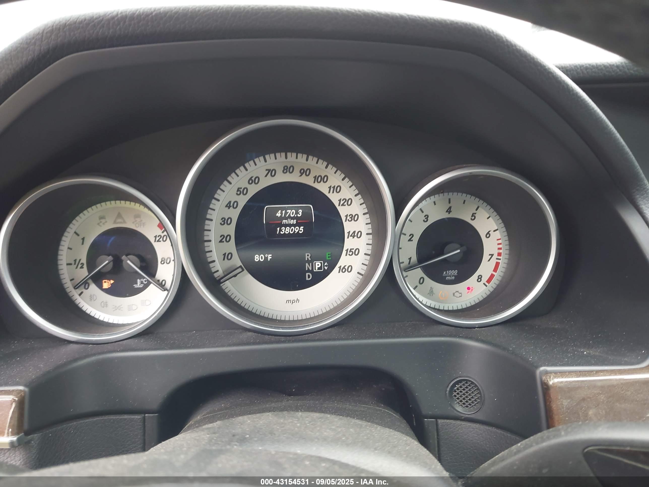 MERCEDES-BENZ E image 7