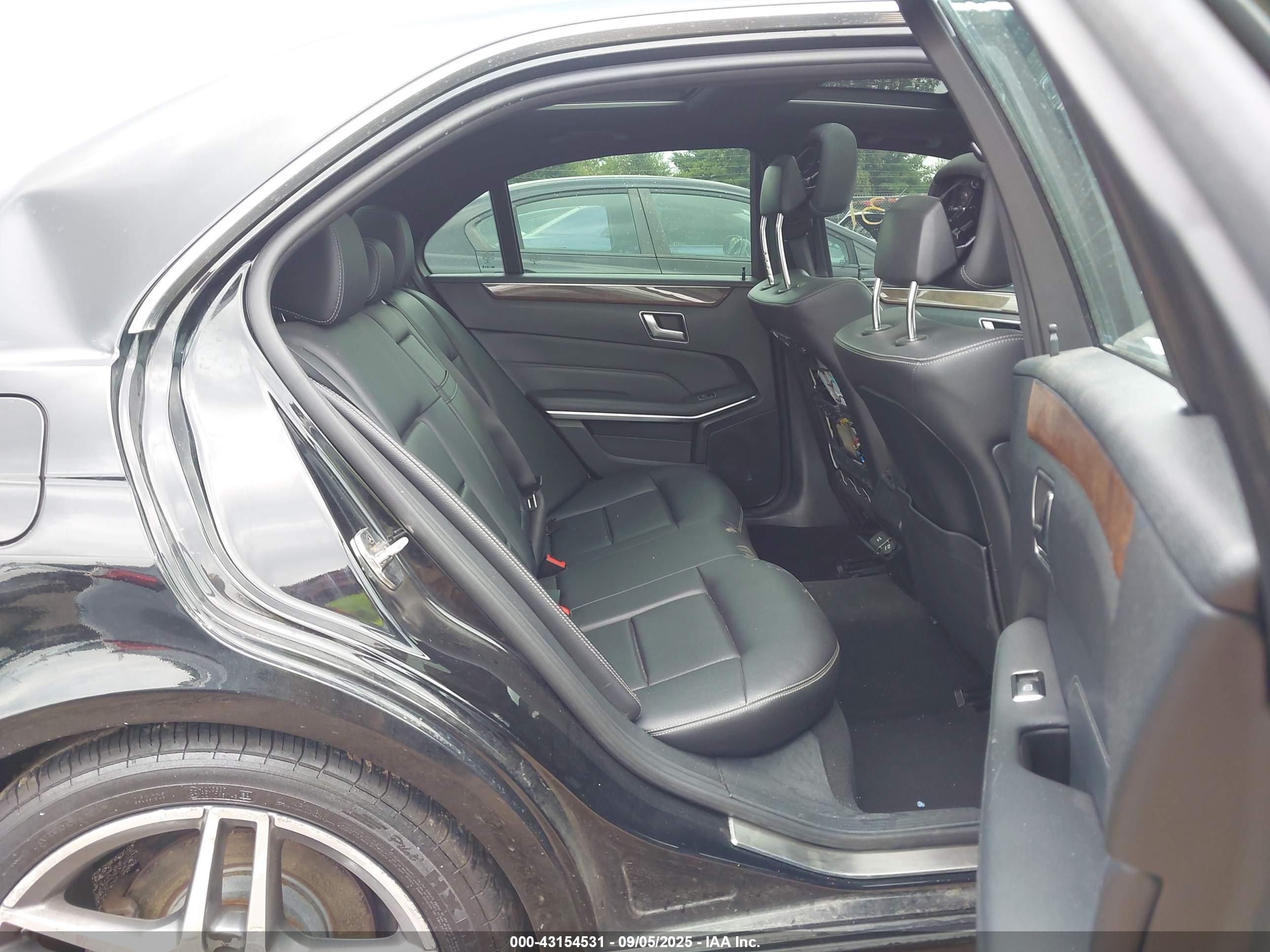 MERCEDES-BENZ E image 8