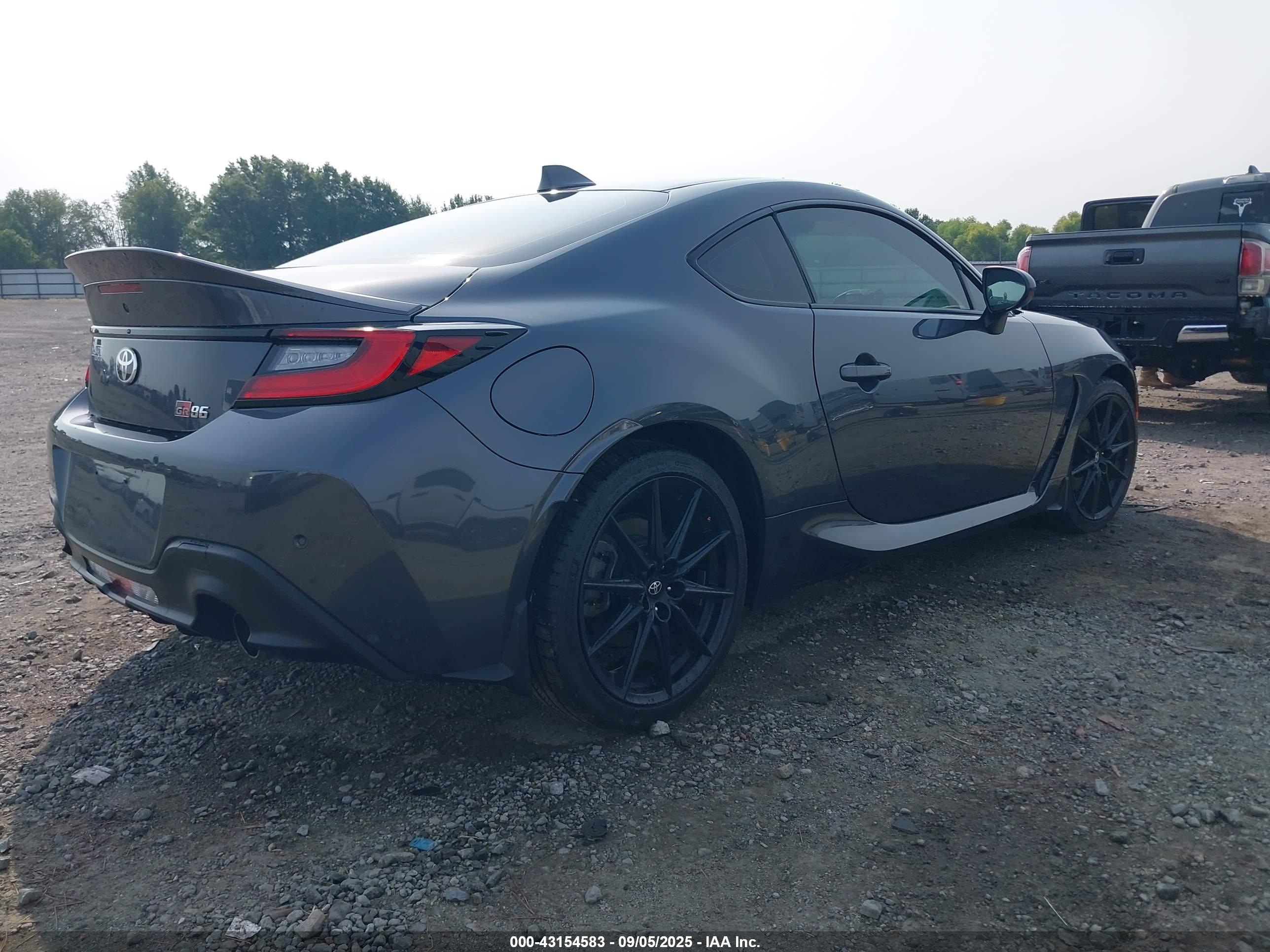 TOYOTA GR86 image 4