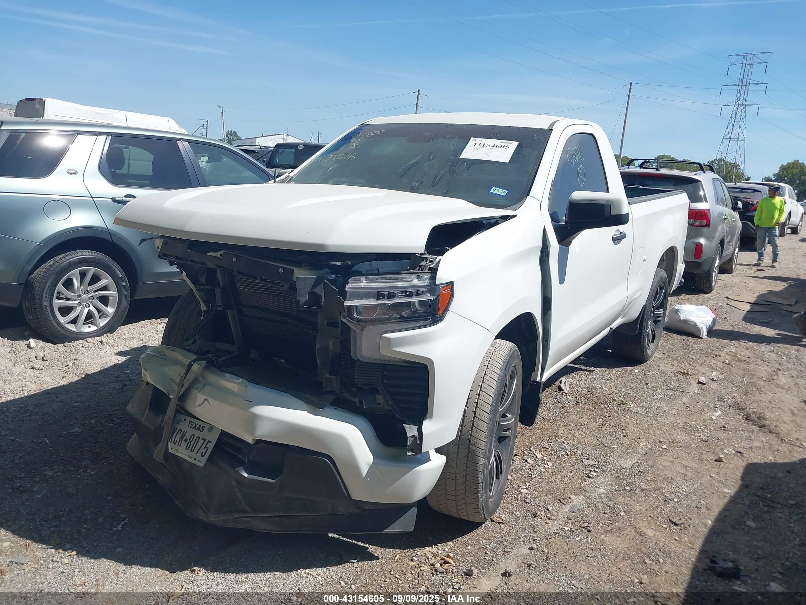 CHEVROLET SILVERADO image 2