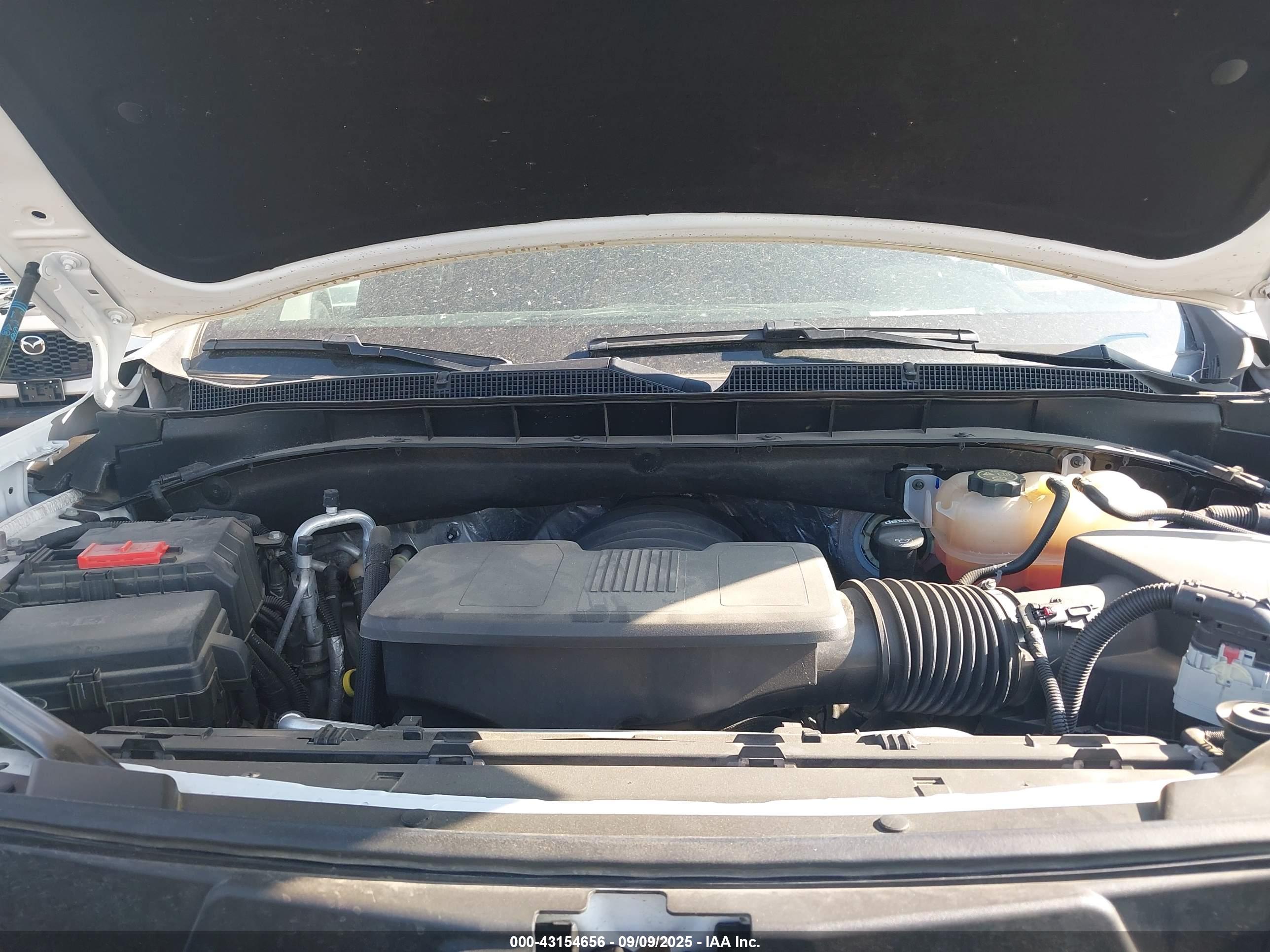 CHEVROLET SUBURBAN image 10