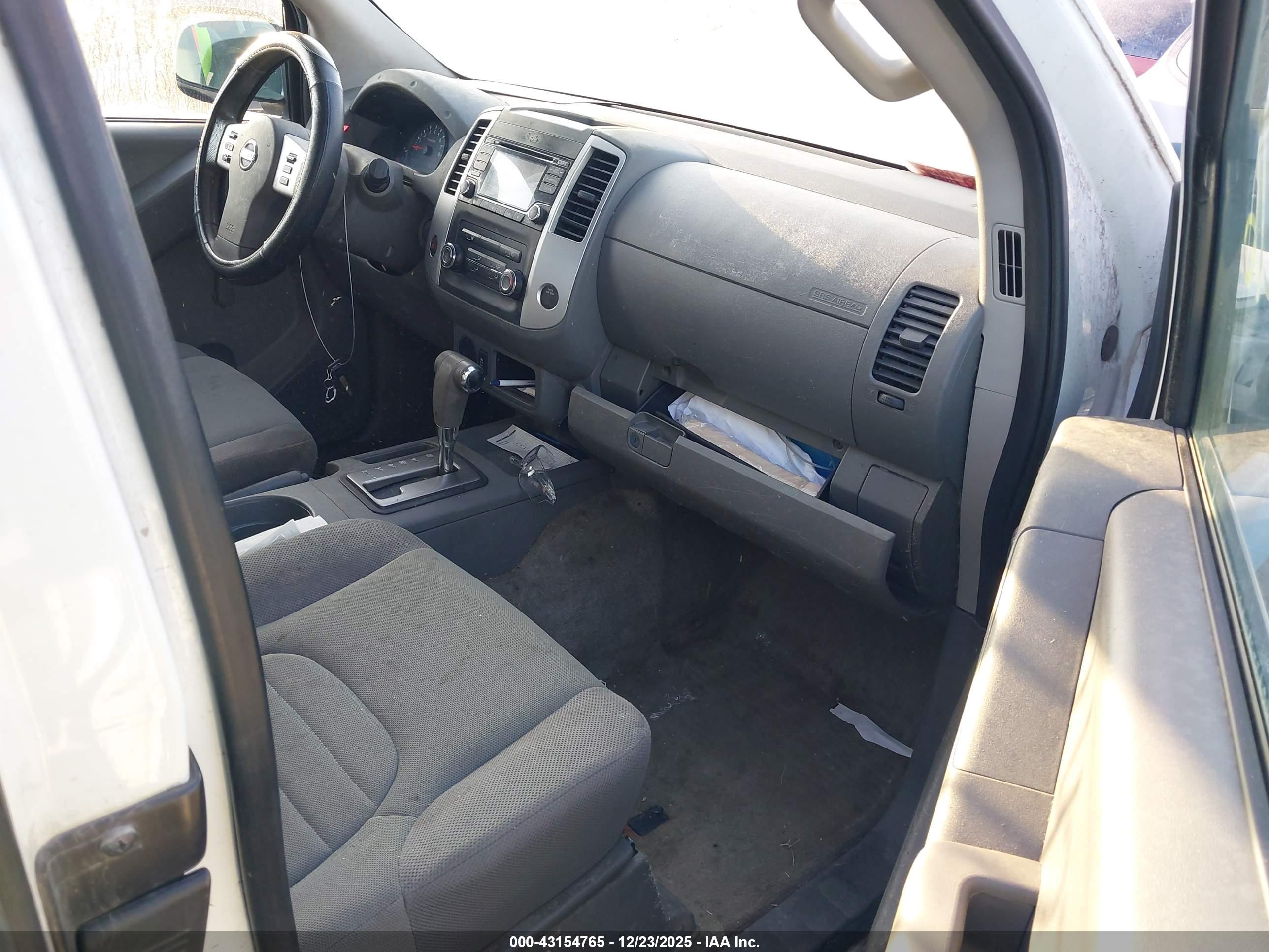 NISSAN FRONTIER image 5
