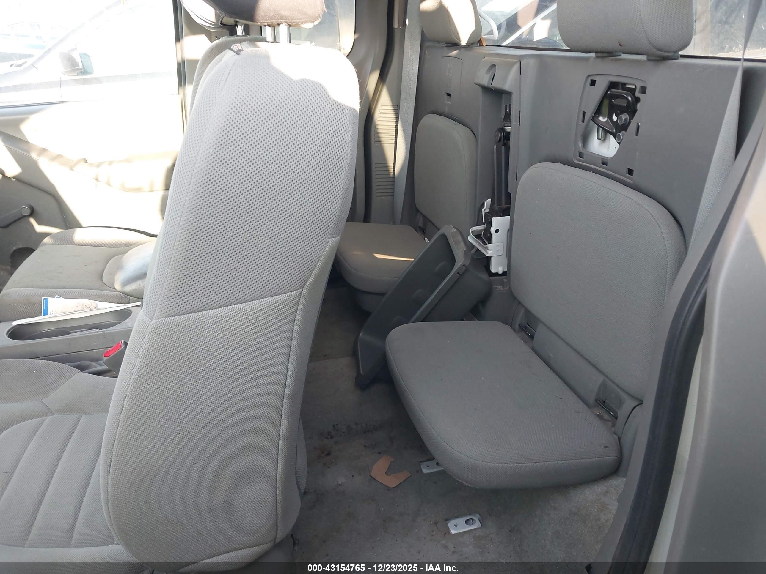 NISSAN FRONTIER image 8