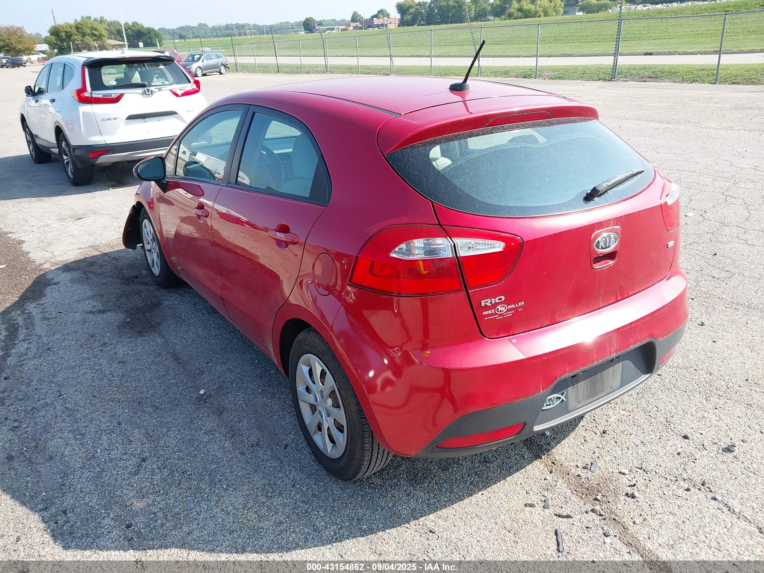 KIA RIO5 image 3