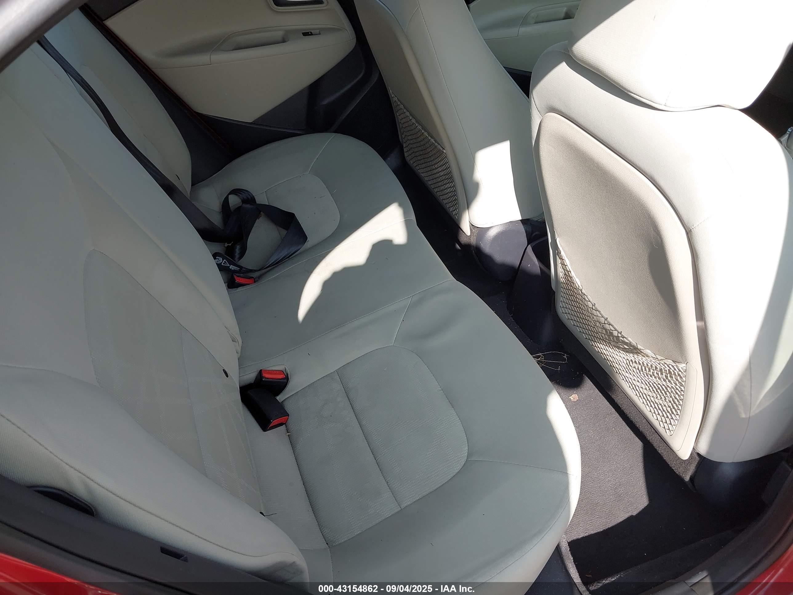 KIA RIO5 image 8
