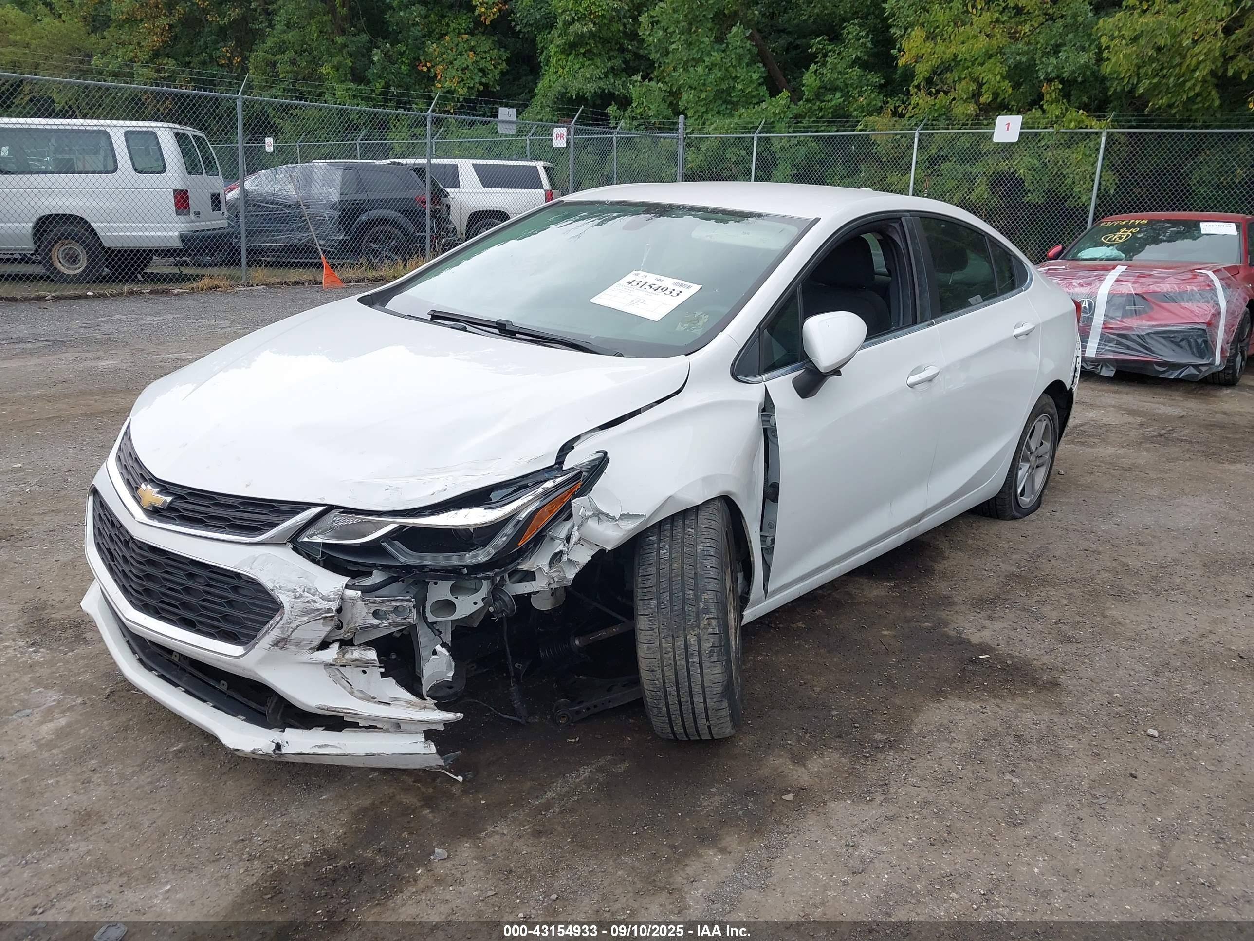 CHEVROLET CRUZE image 2