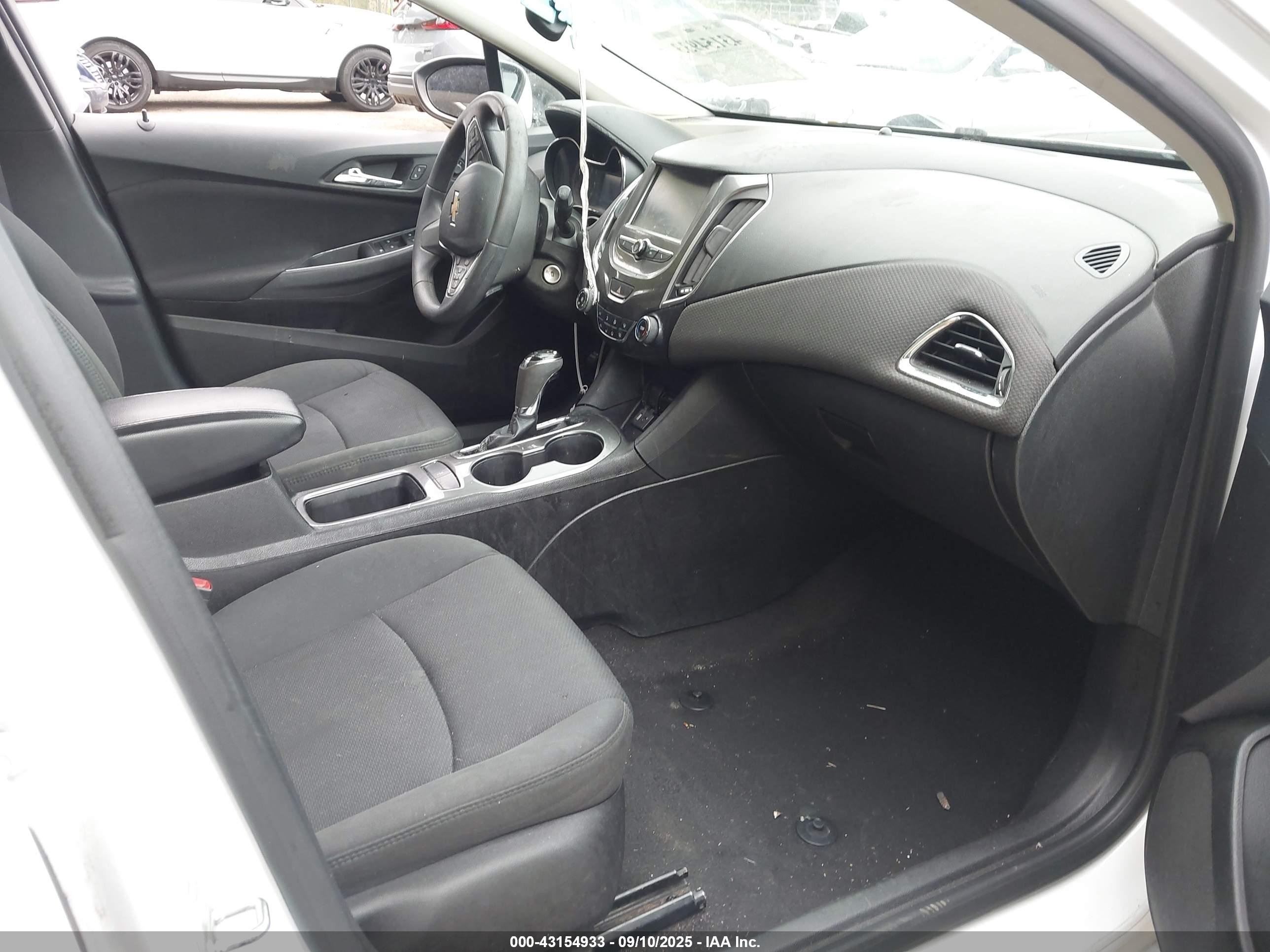 CHEVROLET CRUZE image 5