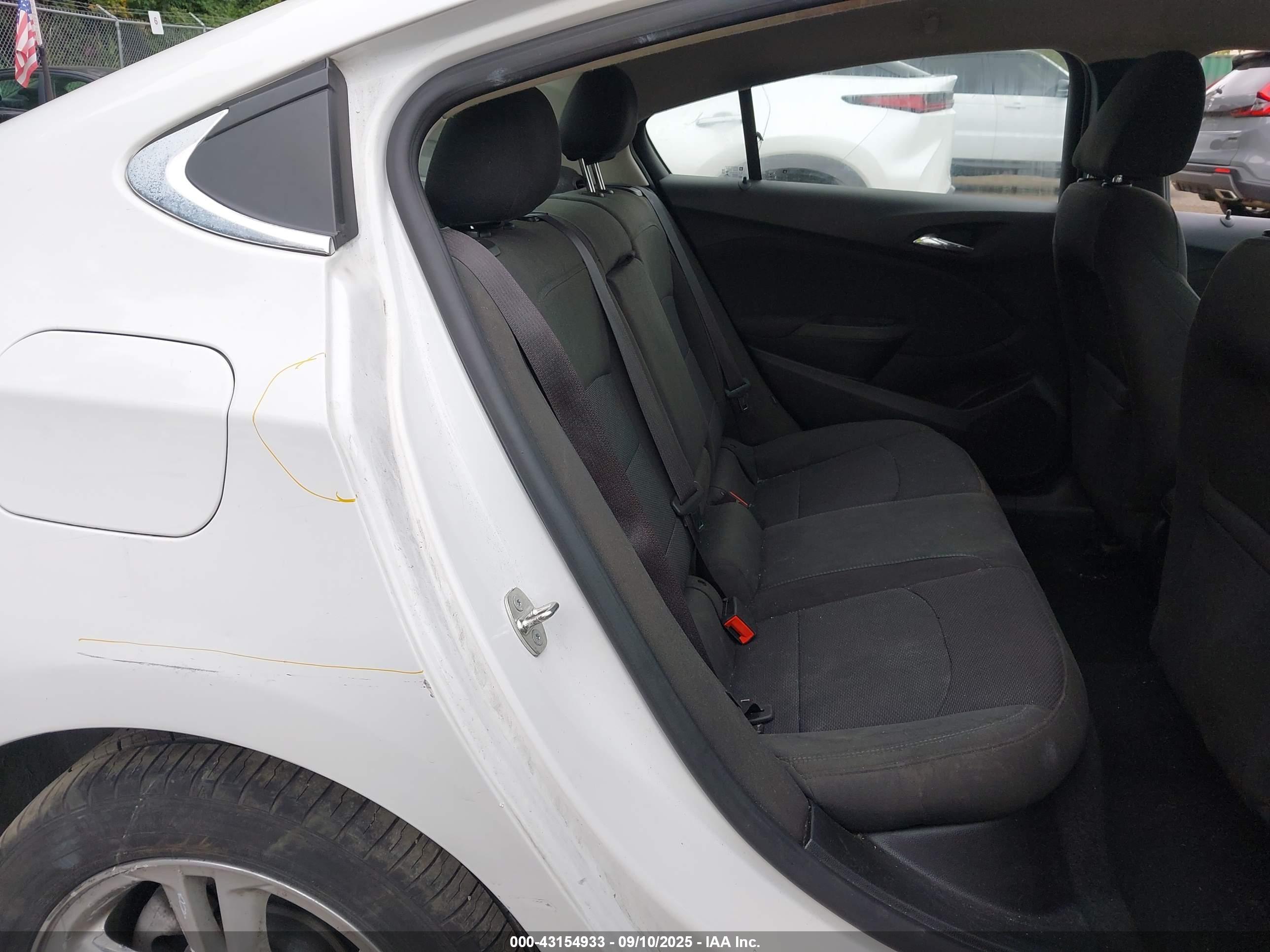 CHEVROLET CRUZE image 8