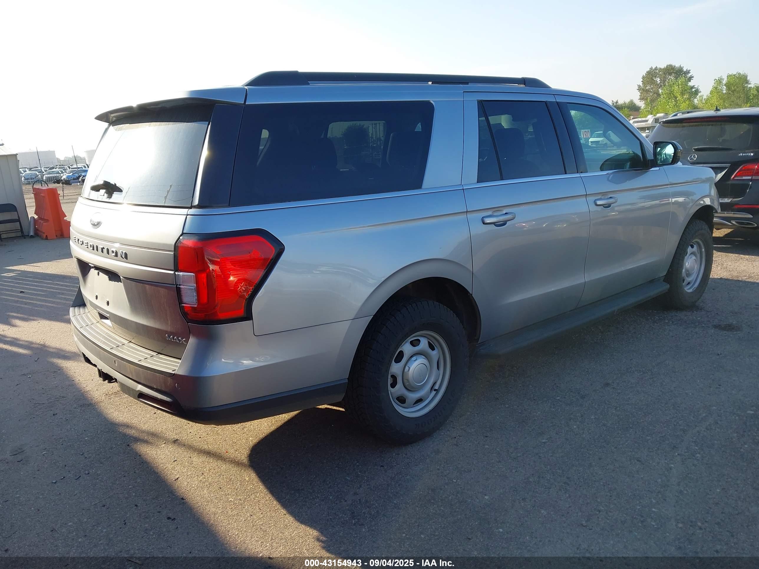 FORD EXPEDITION image 4
