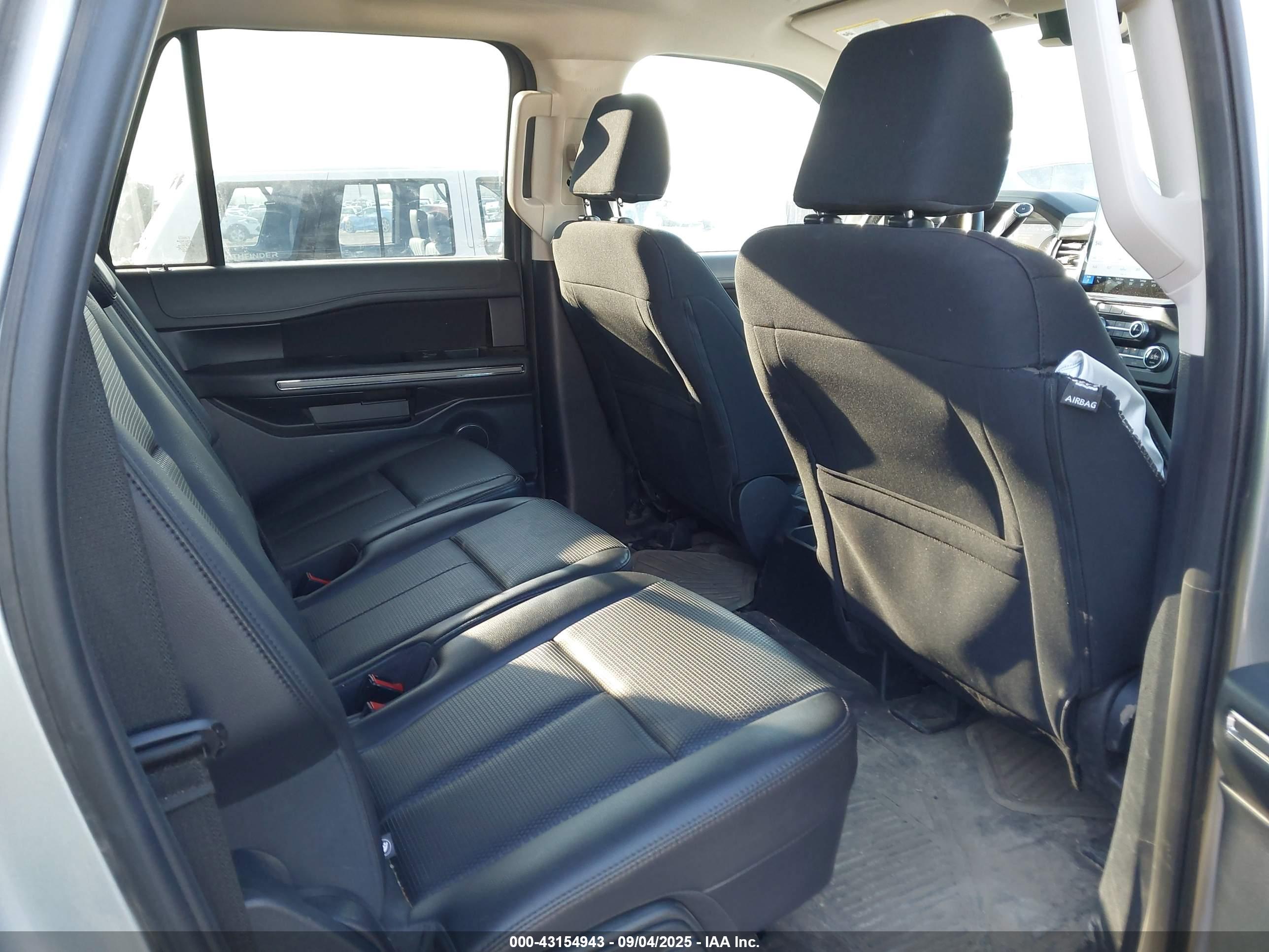 FORD EXPEDITION image 8