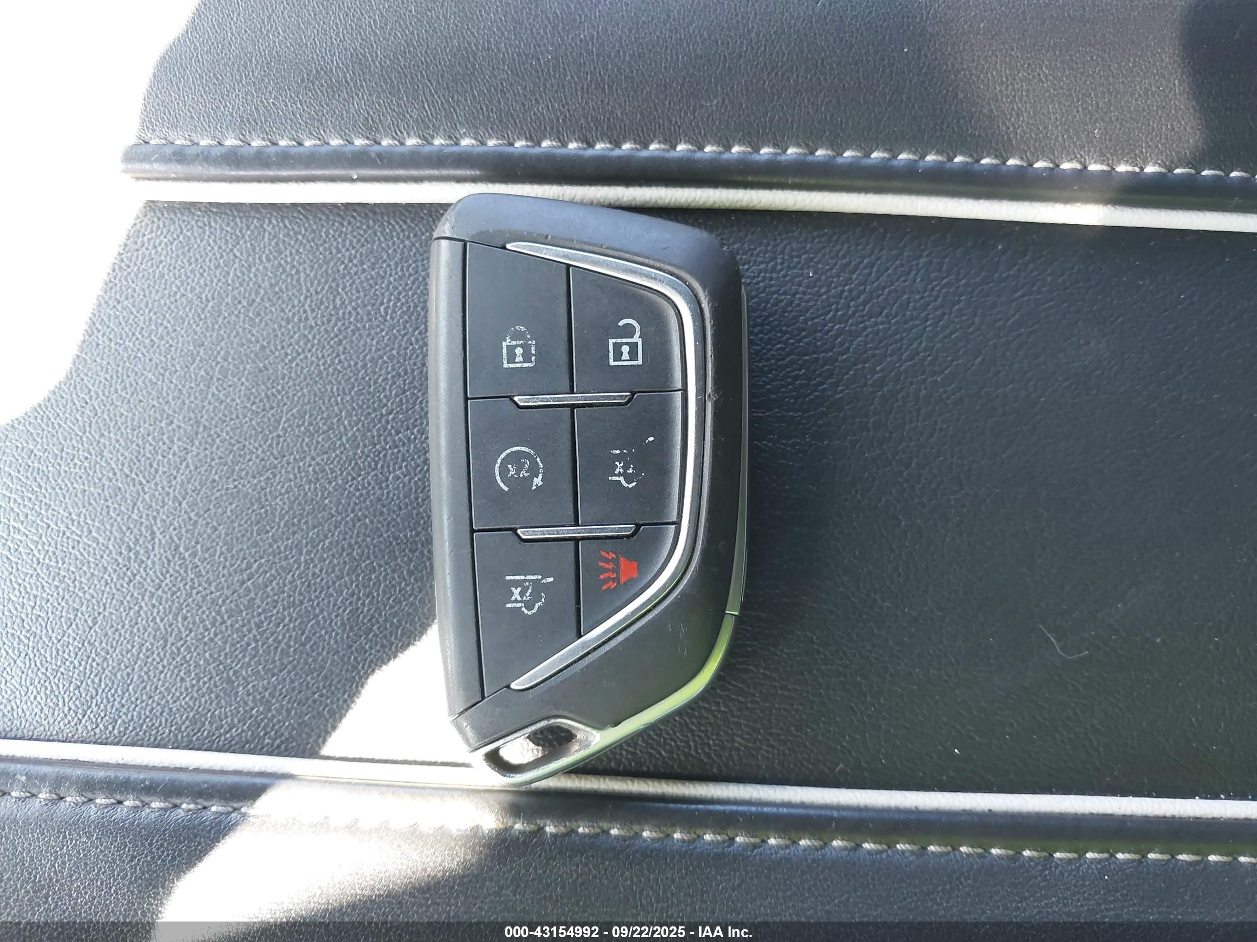 CADILLAC ESCALADE image 11