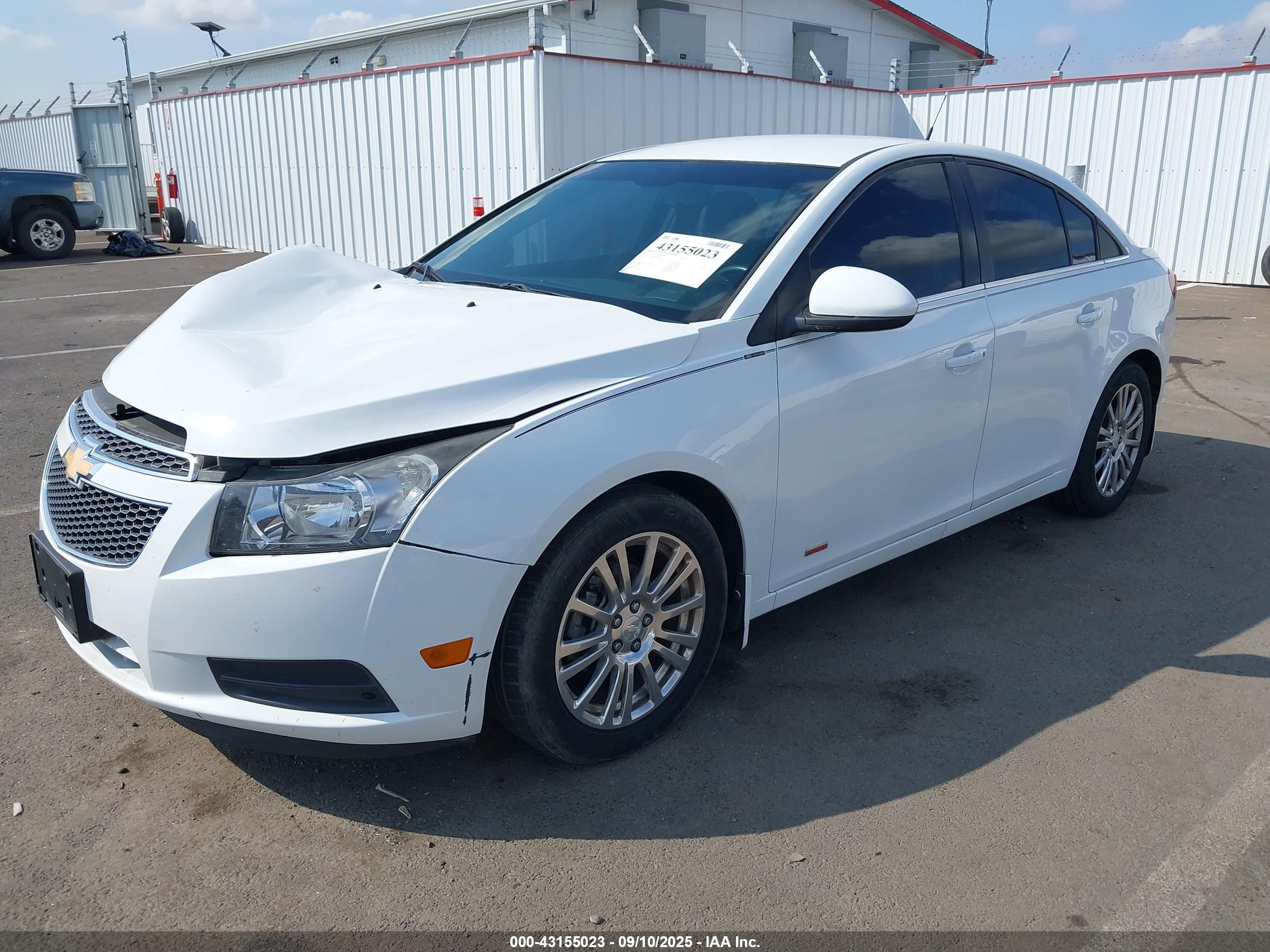 CHEVROLET CRUZE image 2